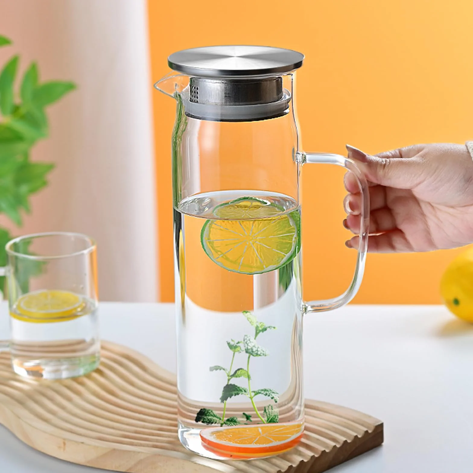 Szklana karafka 1,5 l z pokrywką do wody i herbaty