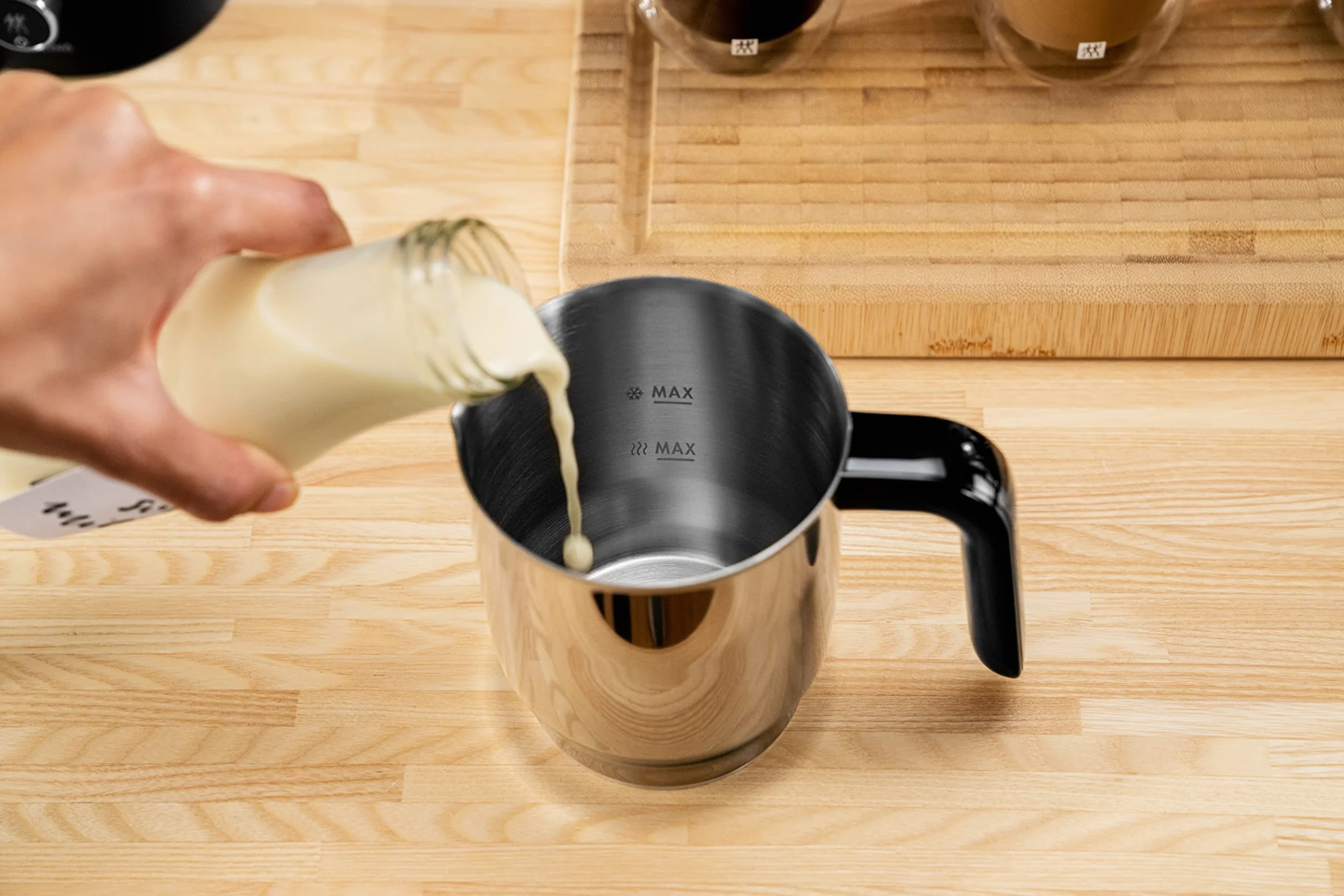 ZWILLING ENFINIGY spieniacz do mleka elektryczny 400 ml czarny