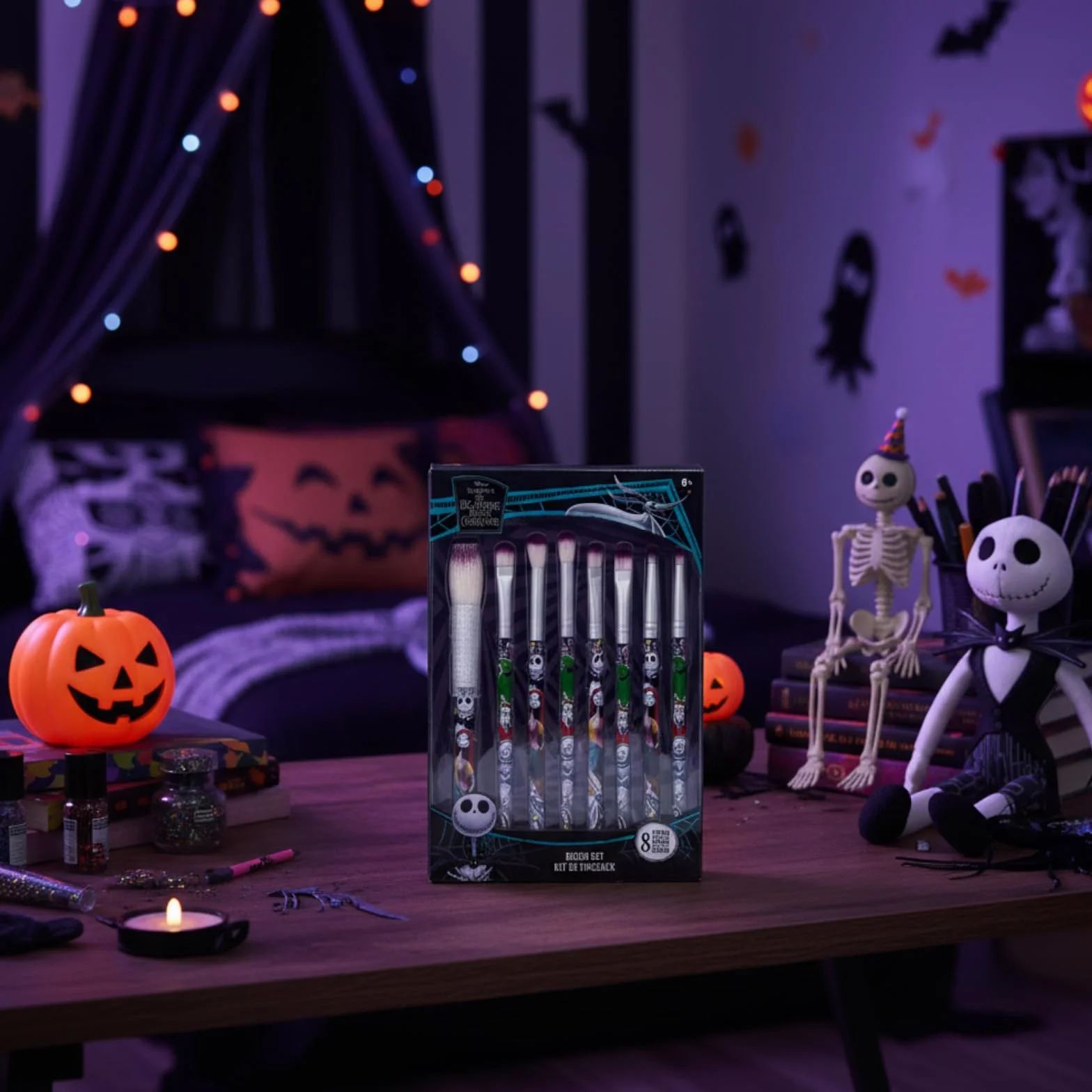 Nightmare Before Christmas Zestaw 8 Pędzli do Makijażu Cienie i Róż