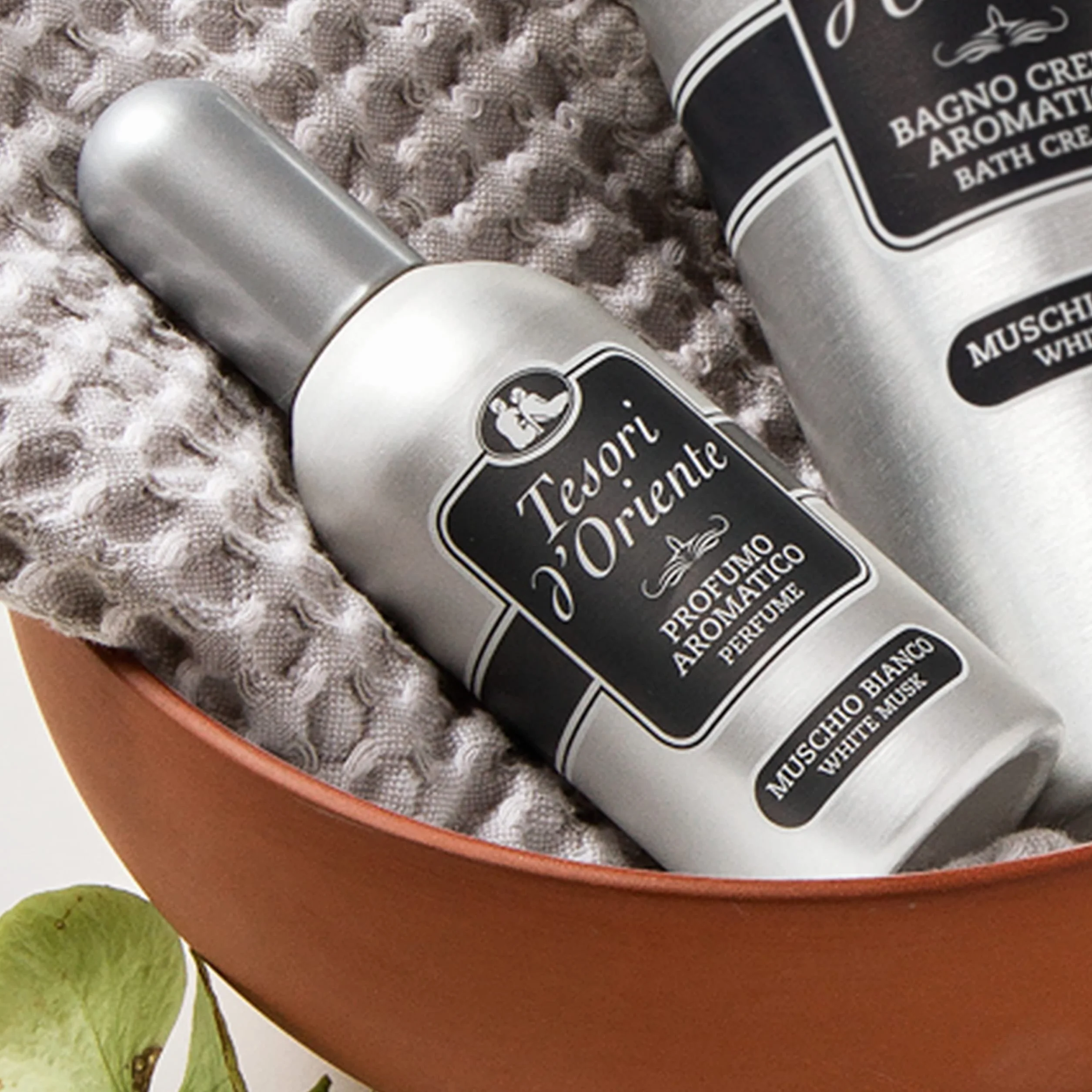 Tesori d'Oriente - Aromatyczny zapach białego piżma, zapach talkata, nuty róży, tonka i wanilia wonna, 100 ml
