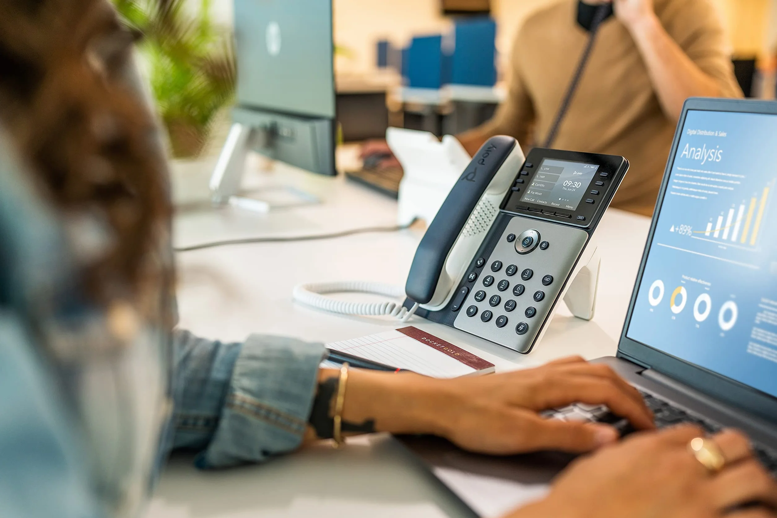 Poly Edge E220 IP Phone