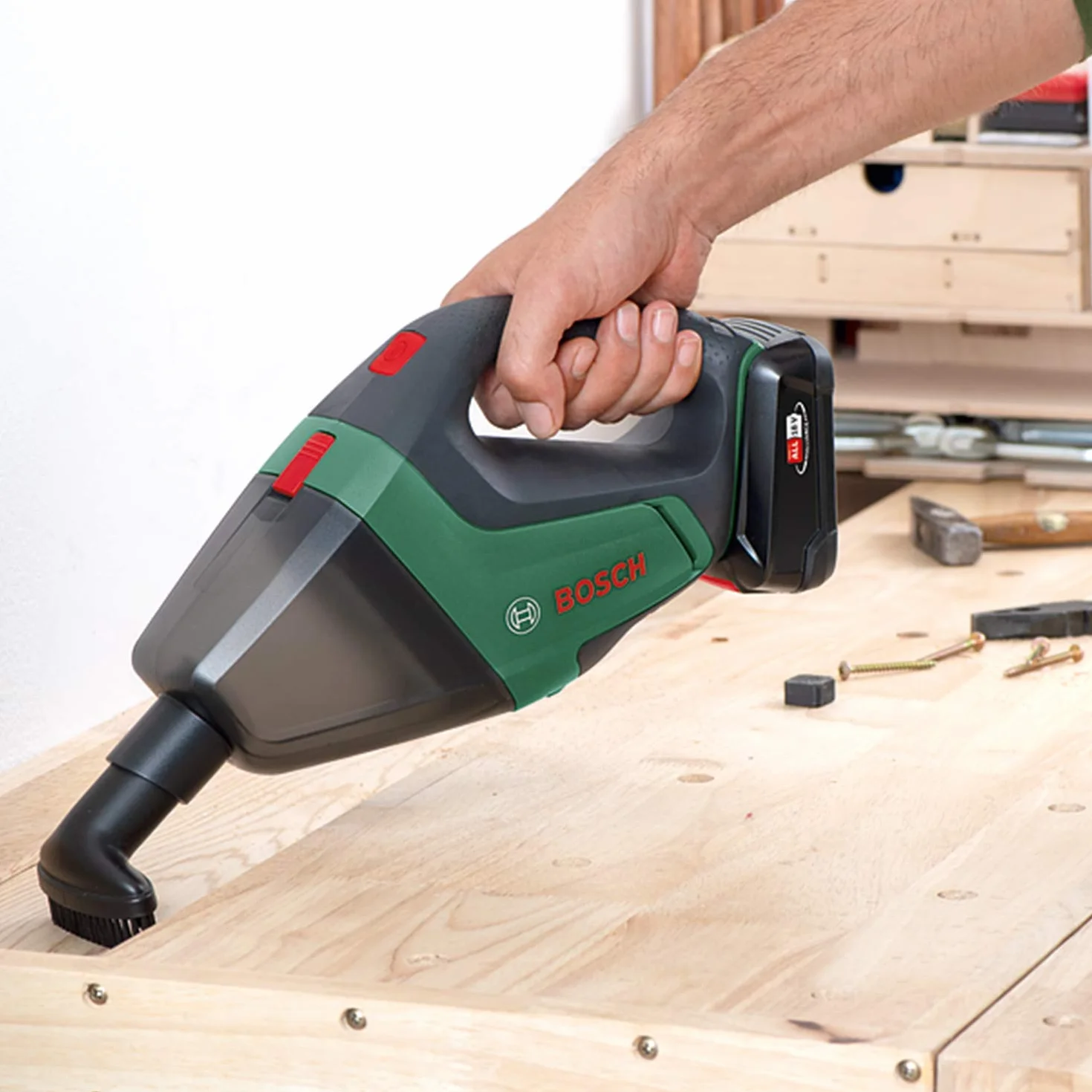 Bosch UniversalVac 18 Odkurzacz akumulatorowy 18V