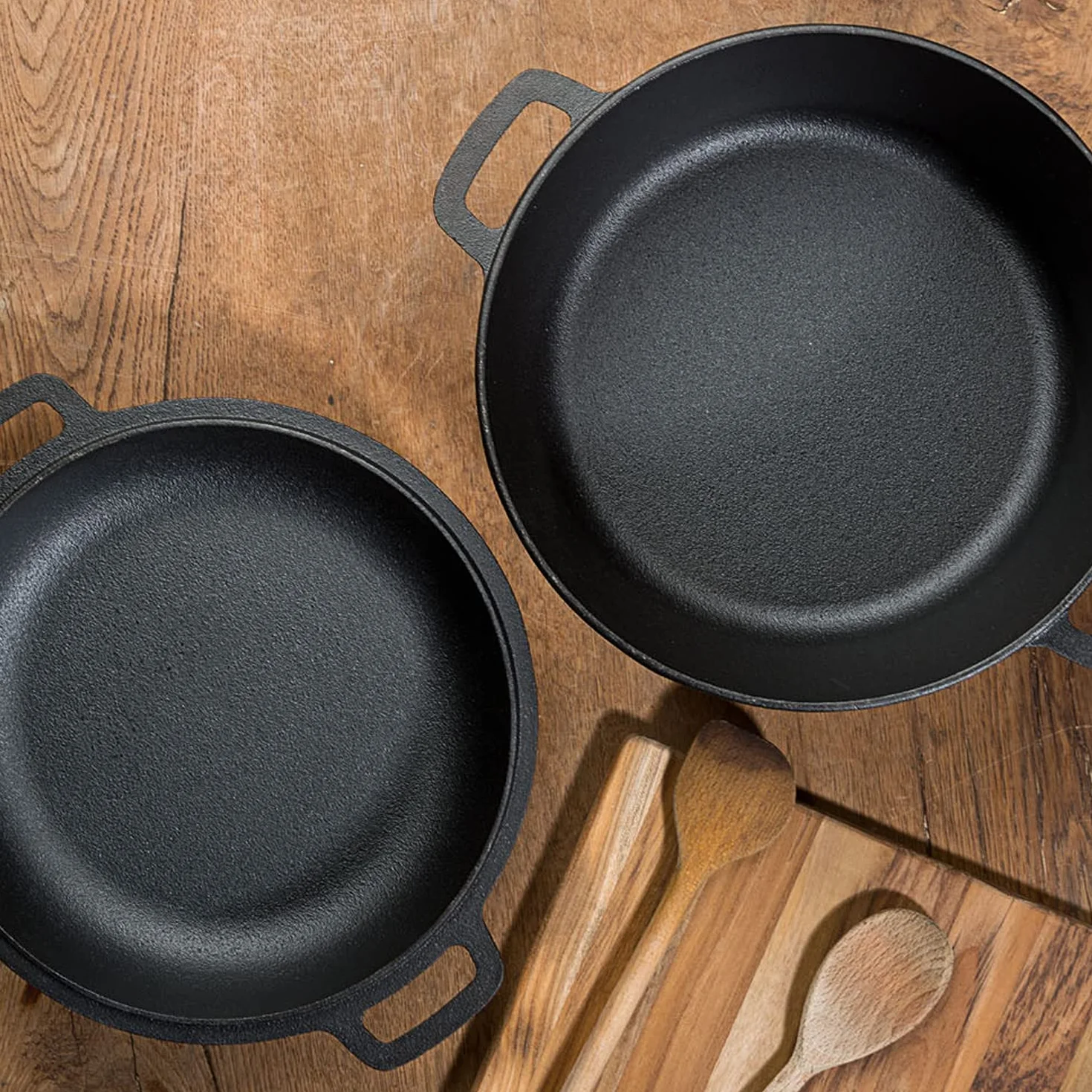 Chefarone Garnek Żeliwny 26 cm 4,6 l z Koszykiem do Wyrastania i Szpatułką