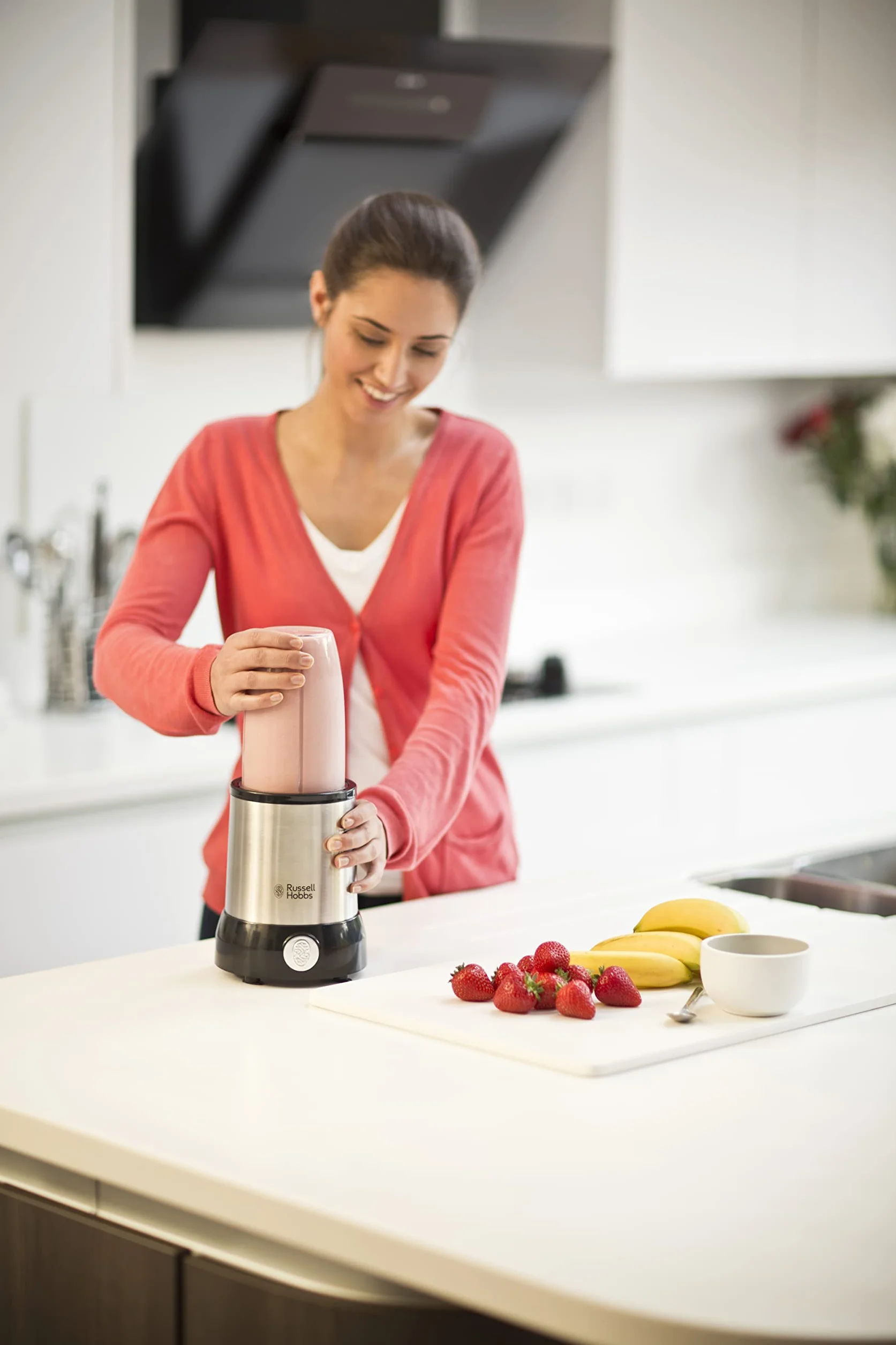 Russell Hobbs blender, blender kielichowy, mielenie, miksowanie, do owoców i warzyw, młynek do kawy, pojemność pojemnika 0,7l, stal nierdzewna, moc 700W, srebny, Nutri Boost 23180-56