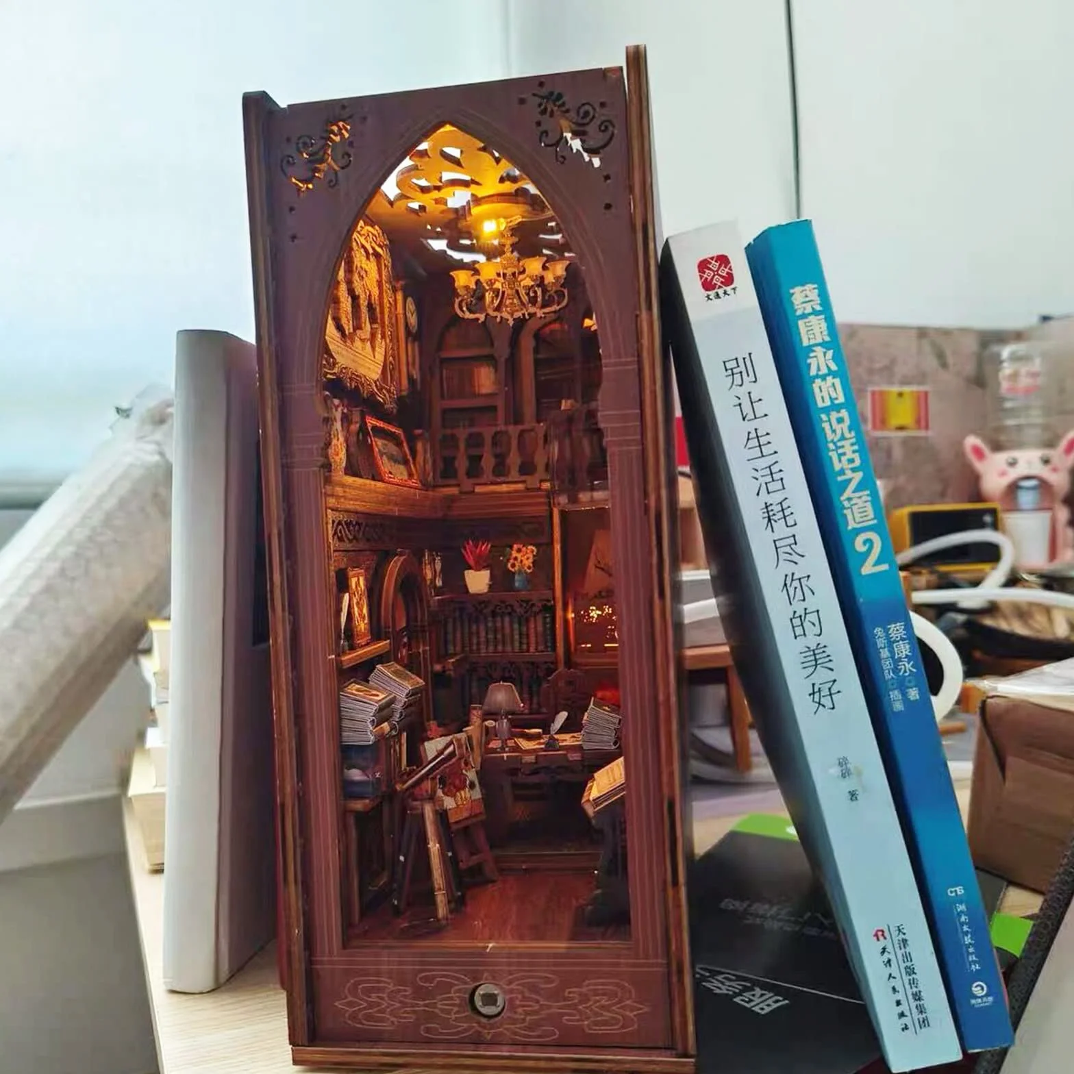 Drewniane puzzle 3D scena kościelna podpórka na książki, dekoracyjna wkładka na półkę dla dorosłych, nastolatków, unikalny wystrój domu i pomysł na prezent dla miłośników książek (biblioteka)
