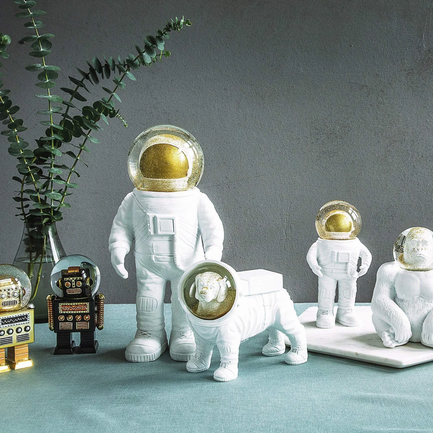 Donkey Products Summerglobe The Gorilla Glitzerkugel Dekokugel Glas/Polyresin Weiß/Goldfarben H 15 cm