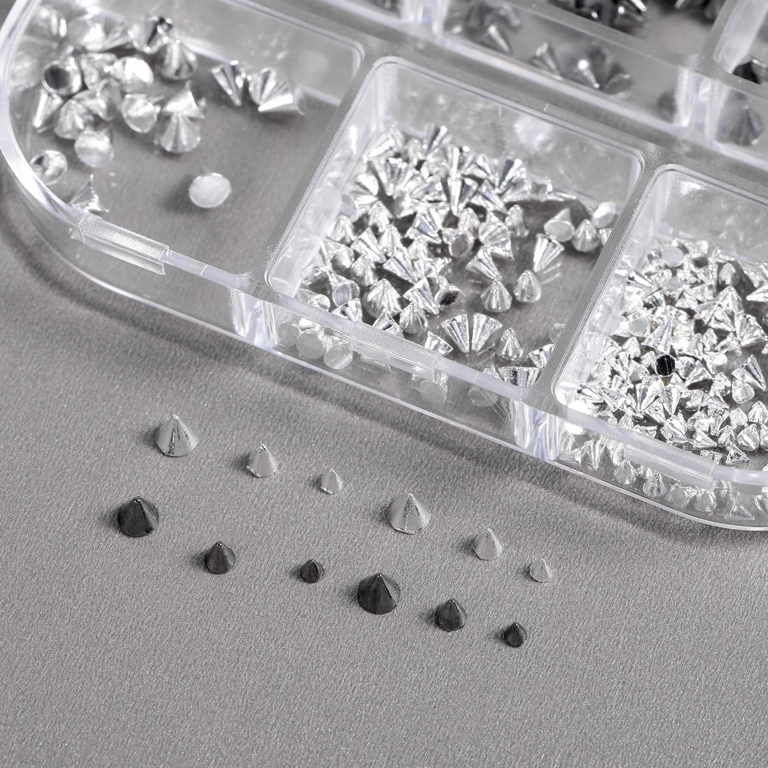 6 metalowych zawieszek na paznokcia/pudełko, punk, gotyckie, kolczyki na sztyfcie, mini stożek kolce do paznokci, ozdoby do paznokci 3D, zawieszki ze stopu, cyrkonie, akcesoria do stylizacji paznokci