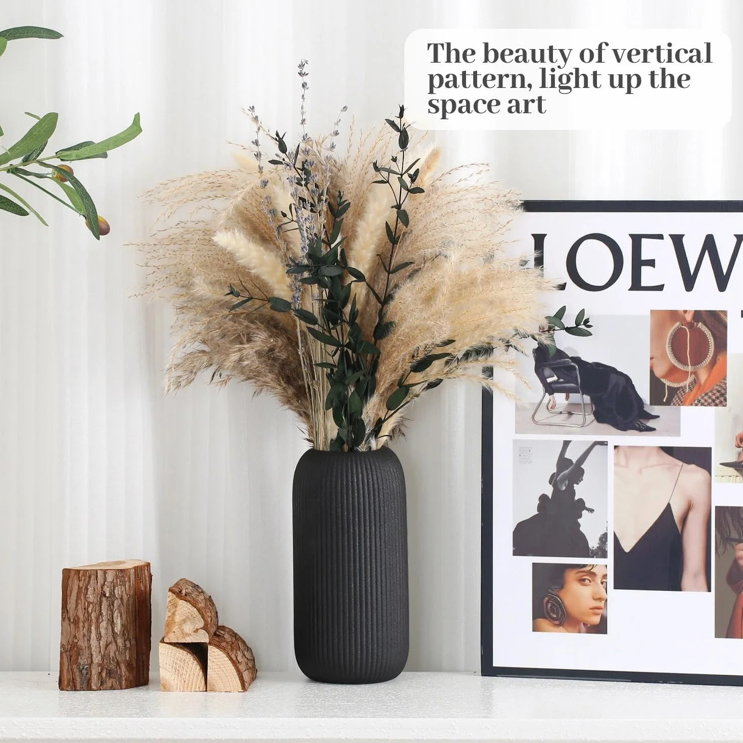 Nowoczesny wazon ceramiczny, biały, żebrowany, kształt cylindryczny (czarny)