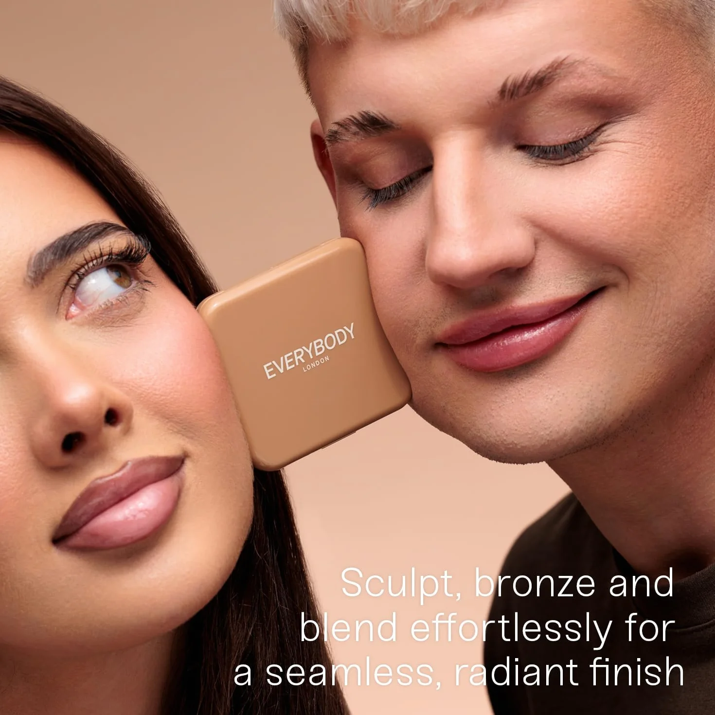 EVERYBODY LONDON Bronzer prasowany Caramel Brown