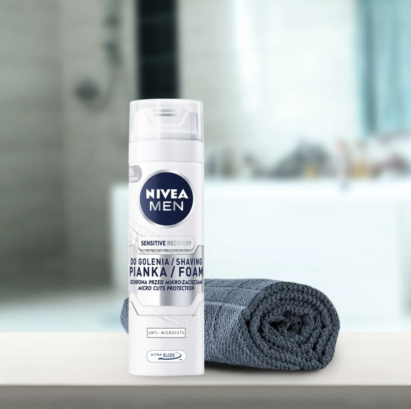 NIVEA MEN Sensitive Recovery Regenerująca pianka do golenia dla mężczyzn z rumiankiem i ekstraktem roślinnym, 200 ml