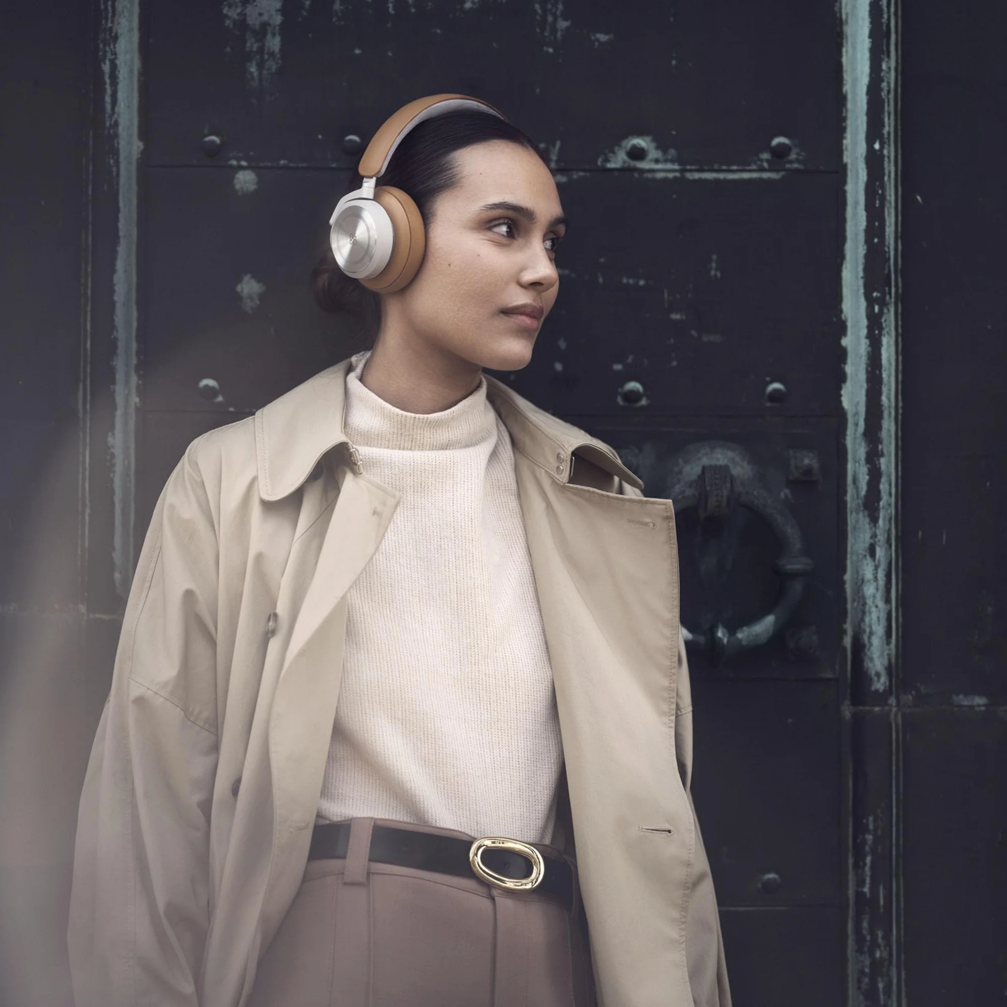 Bang & Olufsen Beoplay HX Bezprzewodowe słuchawki nauszne premium, aktywna redukcja szumów, 40 godzin pracy akumulatora, 6 mikrofonów, zestaw słuchawkowy do pracy, z futerałem - Timber