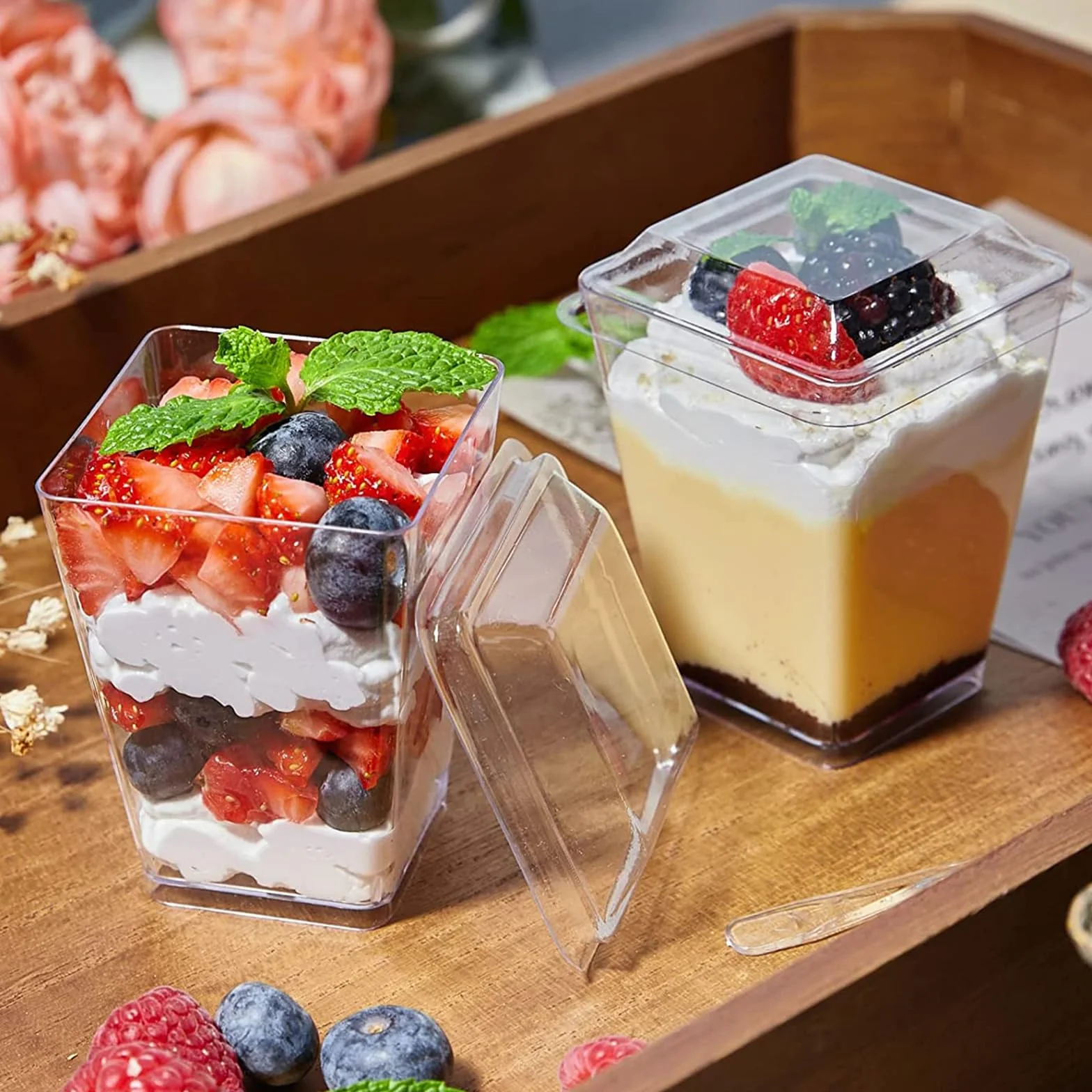 PALUDO 50 Sztuk Kubków Deserowych z Pokrywkami i Łyżkami, 150 ml, Plastikowe Zestaw