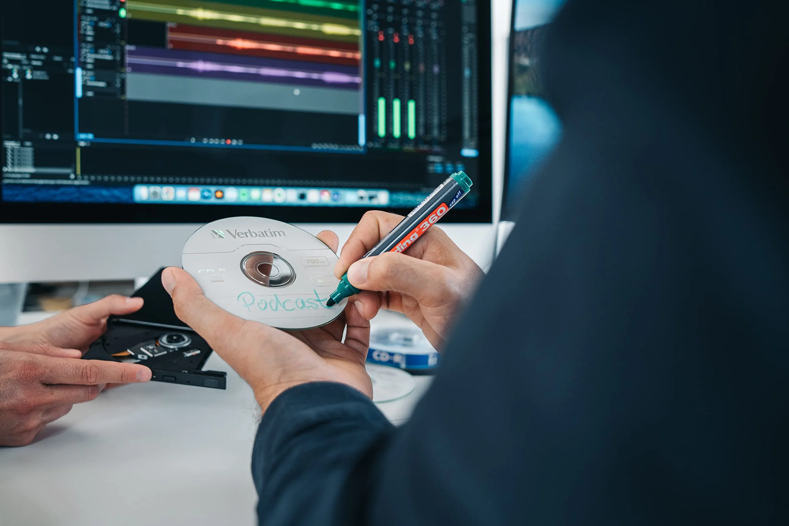 Verbatim CD-R Extra Protection, półfabrykaty CD z pamięcią danych 700 MB, idealne do robienia zdjęć i filmów, kompatybilne z każdym konwencjonalnym napędem CD, opakowanie 10 szt. Slim Jewel Case