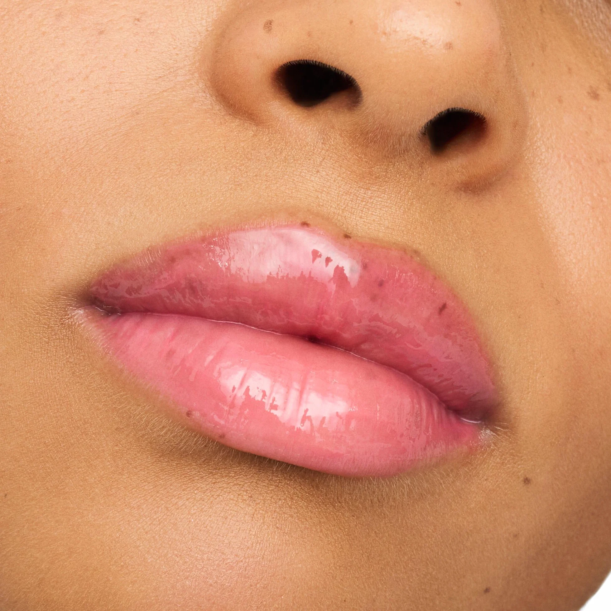 essence Balsam do ust the super peptide glossy lip treatment, wygładzanie, z witaminami, opieka, błyszczący (10ml)