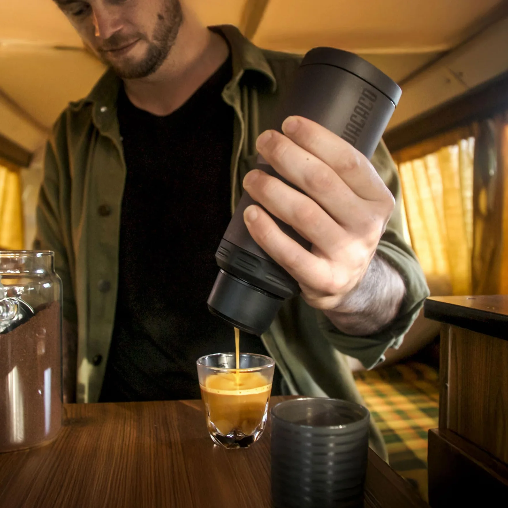 WACACO PIXAPRESSO Przenośny ekspres do kawy 20 bar 4 rodzaje kawy bateria 3x3000 mAh ekran dotykowy ciemny burgund