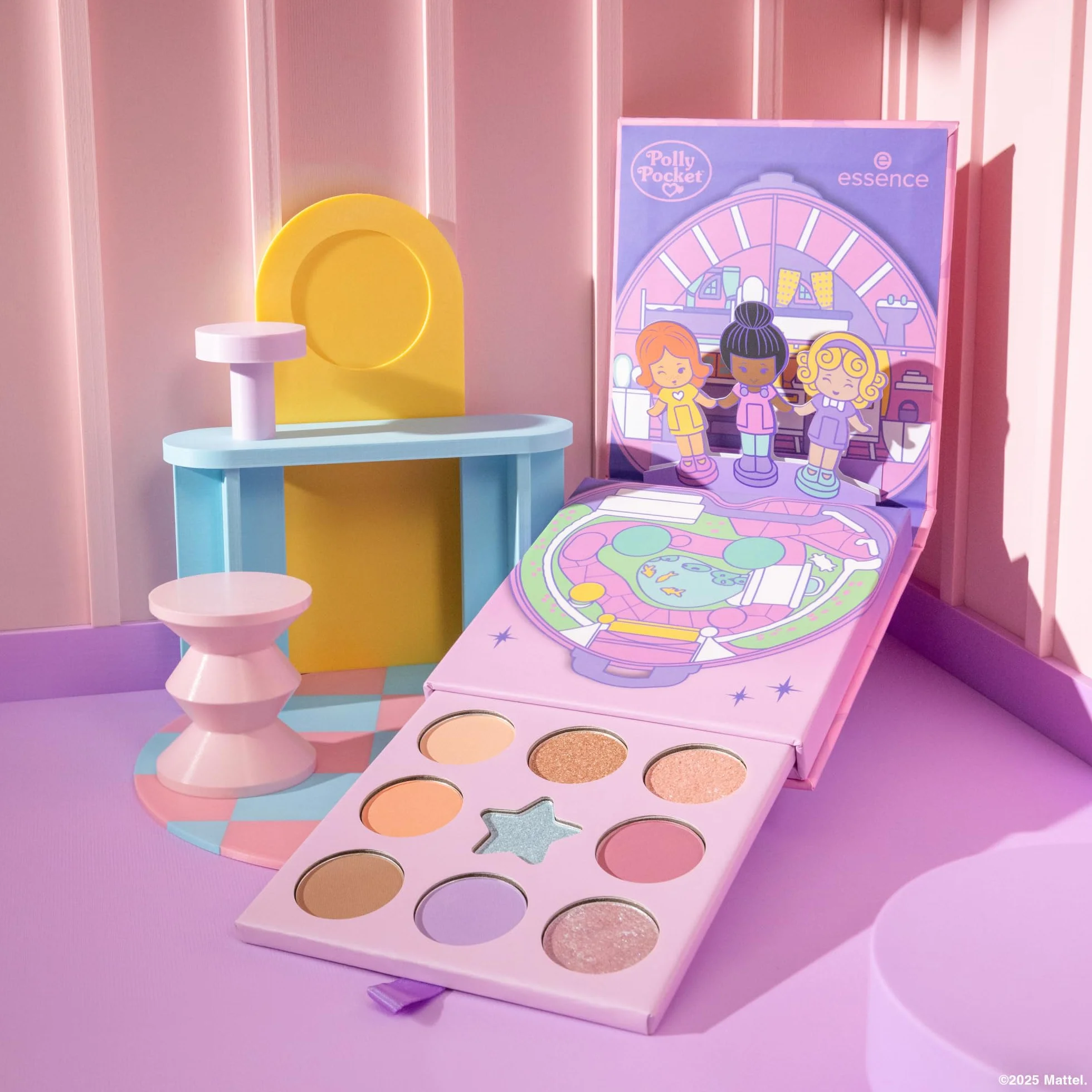 essence Paleta cieni do powiek Polly Pocket eyeshadow palette, mieniący się, intensywny kolor, matowy (7.4g)