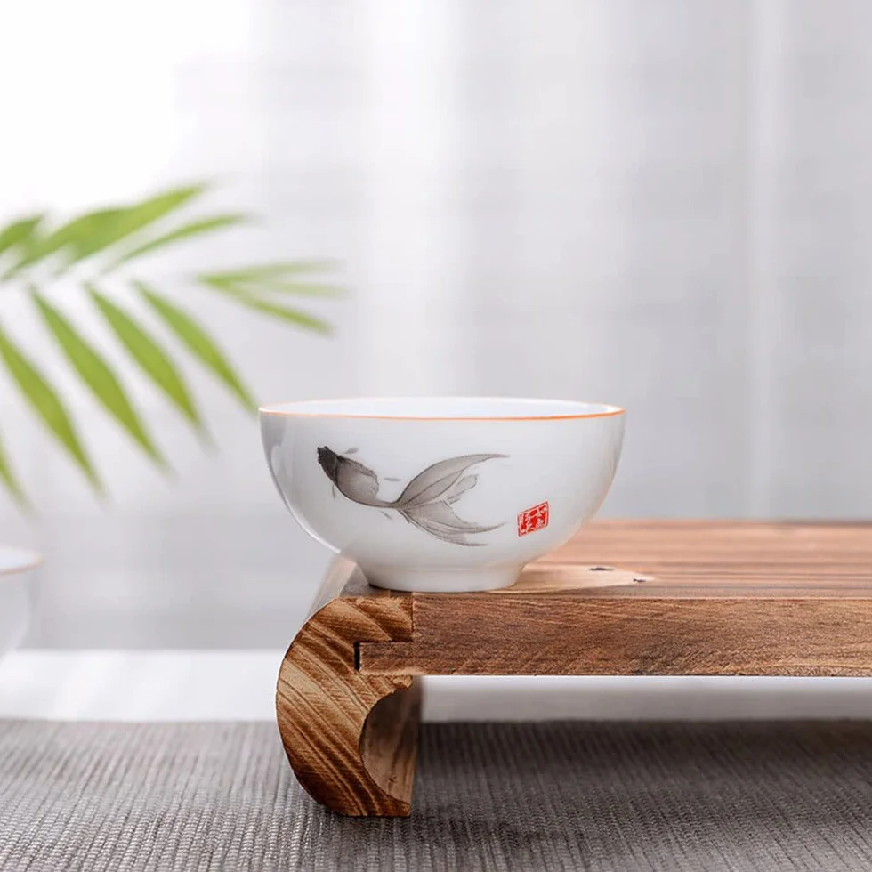 Liang baobao Chińska filiżanka do degustacji herbaty, zestaw 4 sztuk, 56 ml, biała porcelanowa mini kubki na ceremonię herbaty Gongfu (ryby)