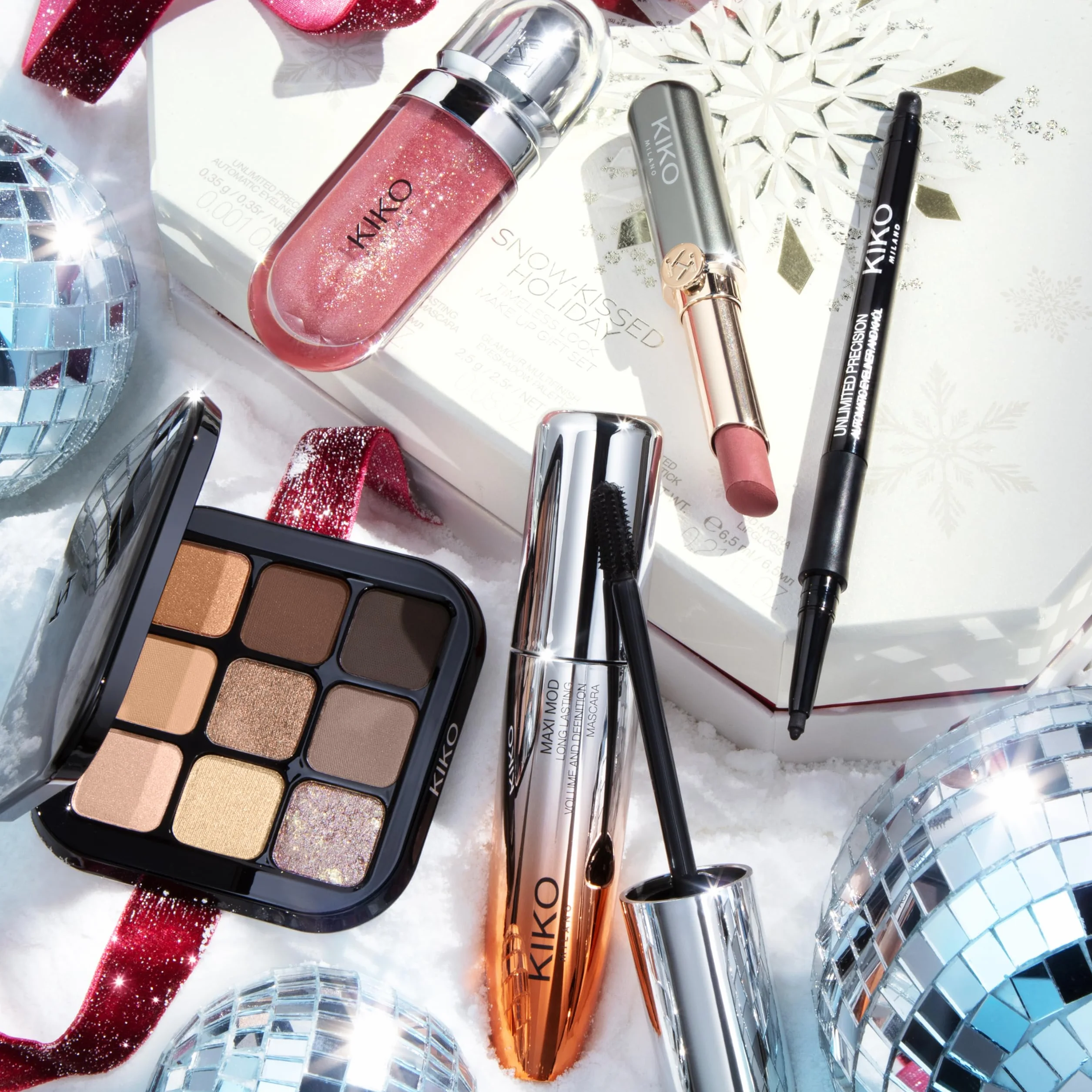 KIKO Milano Snow-Kissed Holiday Timeless Look Makeup Gift Set, Zestaw Upominkowy Do Makijażu: Tusz Do Rzęs Zwiększający Objętość, Eyeliner, Paleta Cieni Do Powiek, Błyszczyk I Pomadka