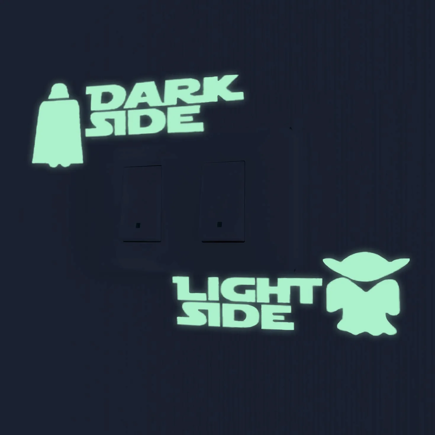 Naklejki ścienne świecące w ciemności. Dekoracyjne winylowe do Plug or Switch Star Wars - Gwiezdne Wojny. Naklejki fluorescencyjne. Jasne arkusze
