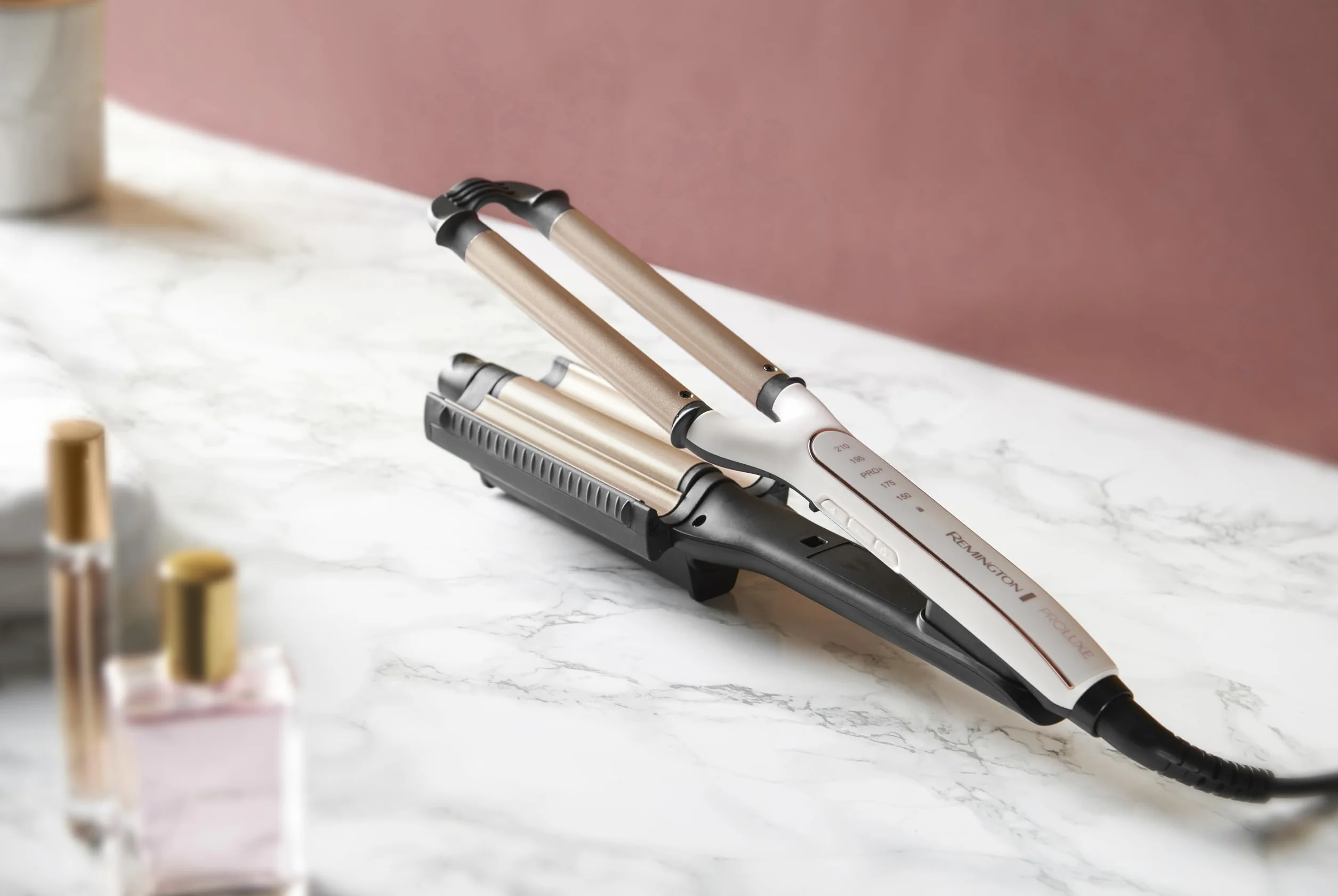 Remington falownica 4w1, inteligentna tech. OptiHeat utrwala fryzurę do 24h, 4 rodzaje fal, ceramiczna, regulacja do 210°C, szybkie nagrzewanie, zimne końcówki, moc 90W, kremowo-złota, PROluxe CI91AW