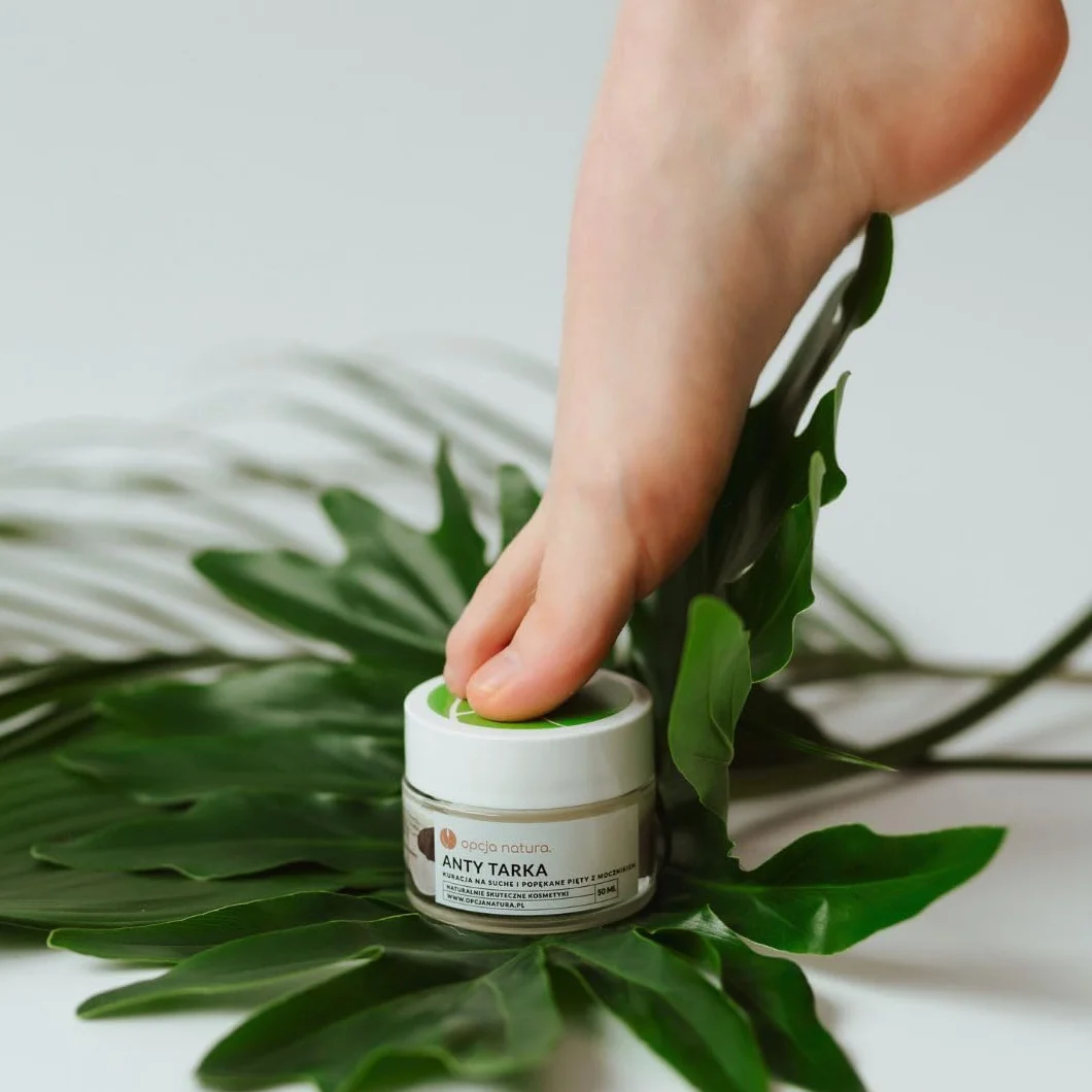 Anty Tarka naturalny krem do pięt, intensywnie nawilżająca z 30% mocznikiem, pantenolem i lanoliną, skuteczna terapia na popękane pięty, 50ml