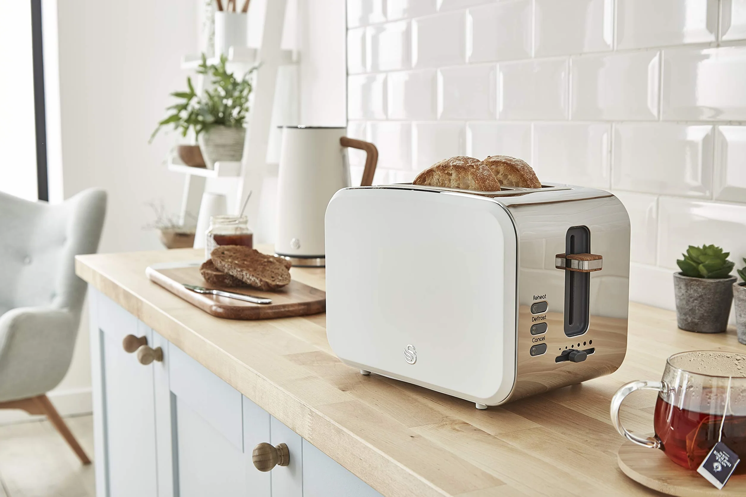 Swan Nordic Set czajnik śniadaniowy bezprzewodowy 1,7 l 2200 W 2 kromki 3 funkcje biały