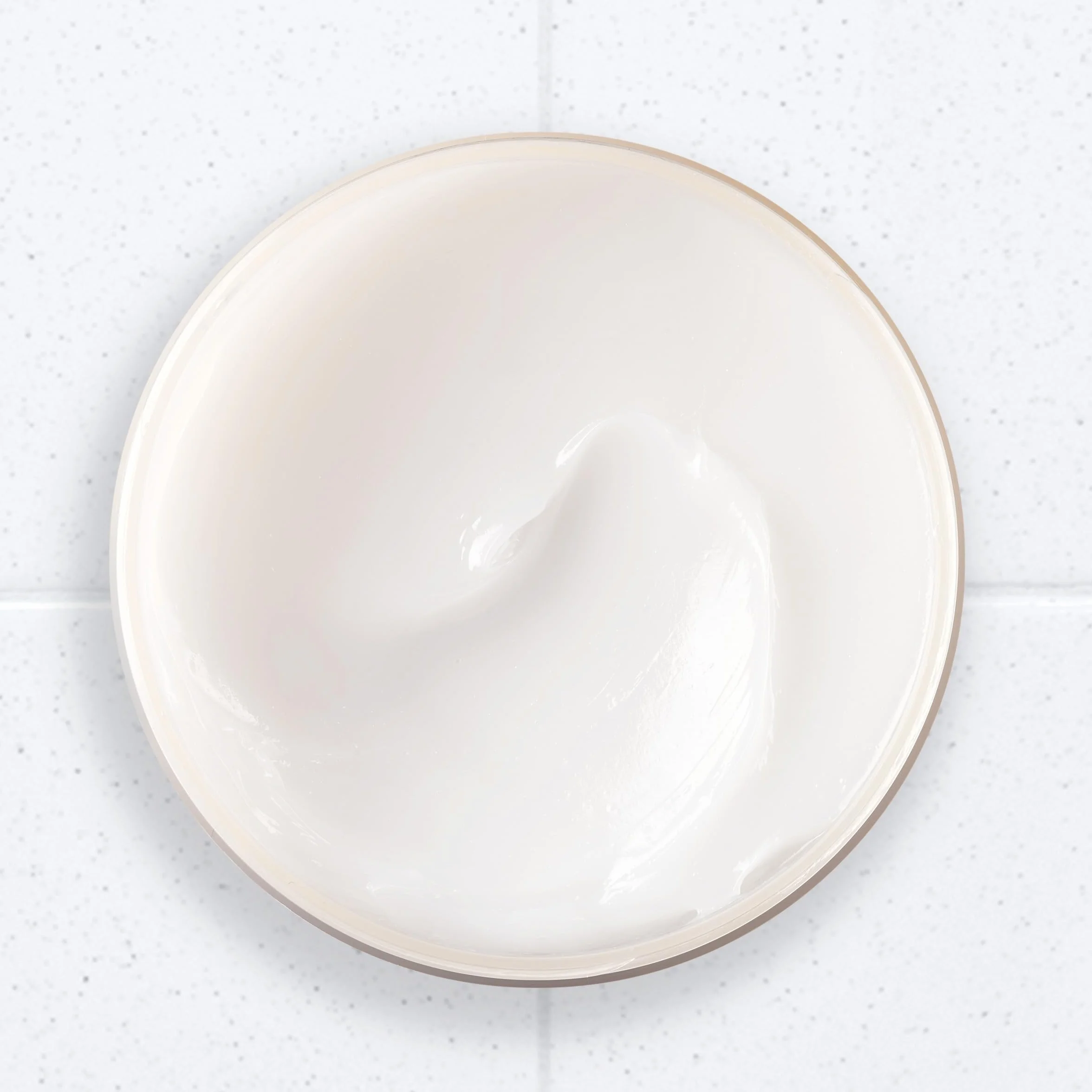 Mixa Cica Repair+ 10 w 1 Maść naprawcza S.O.S. Patentowana formuła 40% [gliceryna + mocznik + alantoina] Nadaje się do skóry suchej i pękniętej. Do stóp, kolan, dłoni i łokci. 150 ml