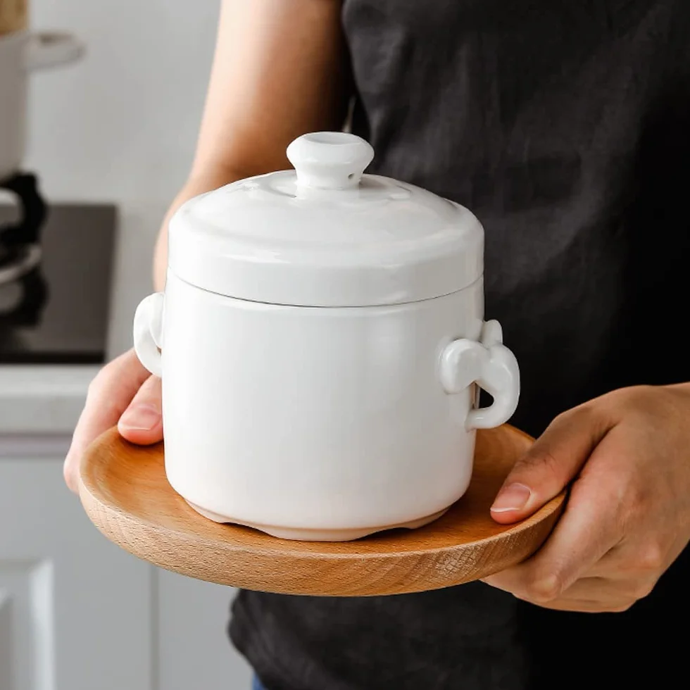 Porcelanowa miska na zupę z pokrywką 600 ml