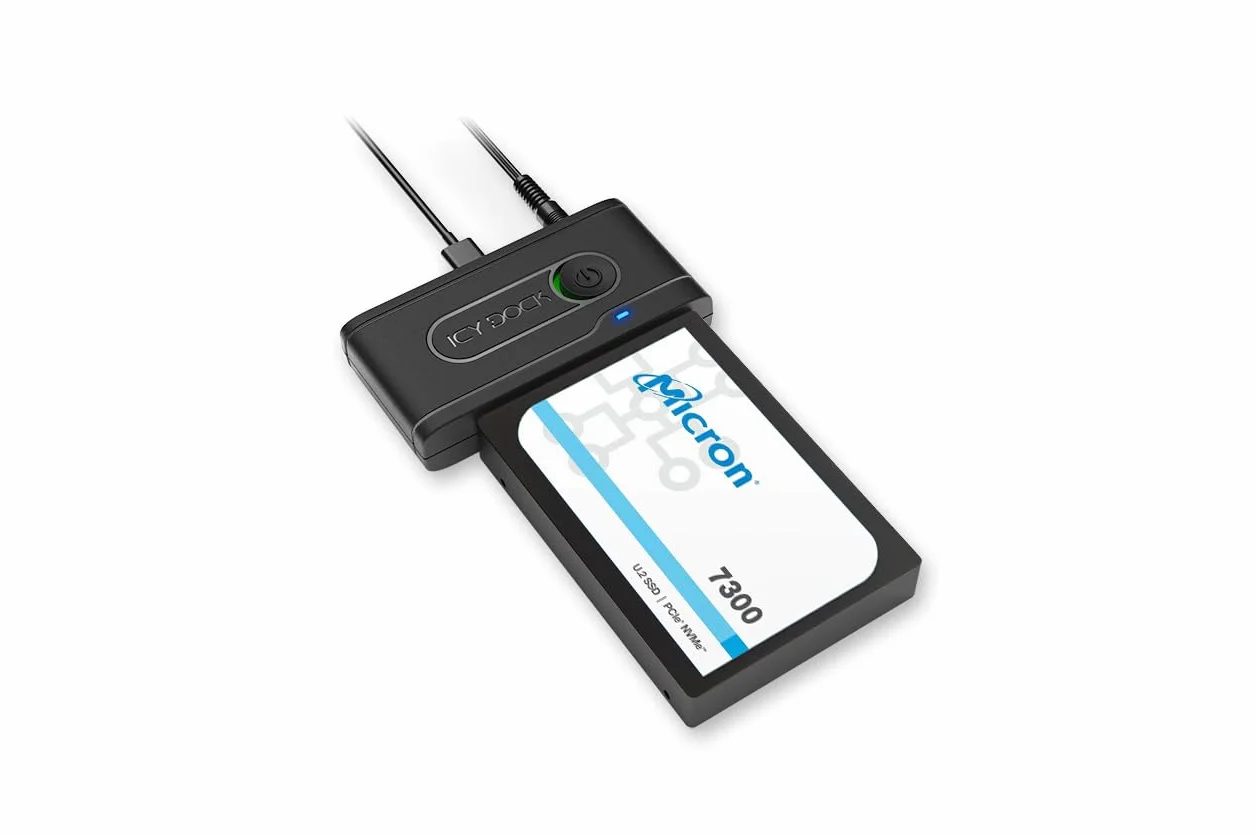 ICY DOCK Adapter EZ Ex MB931U-1VB R1-1 x 2,5" U.2 NVMe PCIe SFF-8639 SSD do USB 3.2 Gen2 10 Gbps stacja dokująca/czytnik kompatybilny z Thunderbolt 4