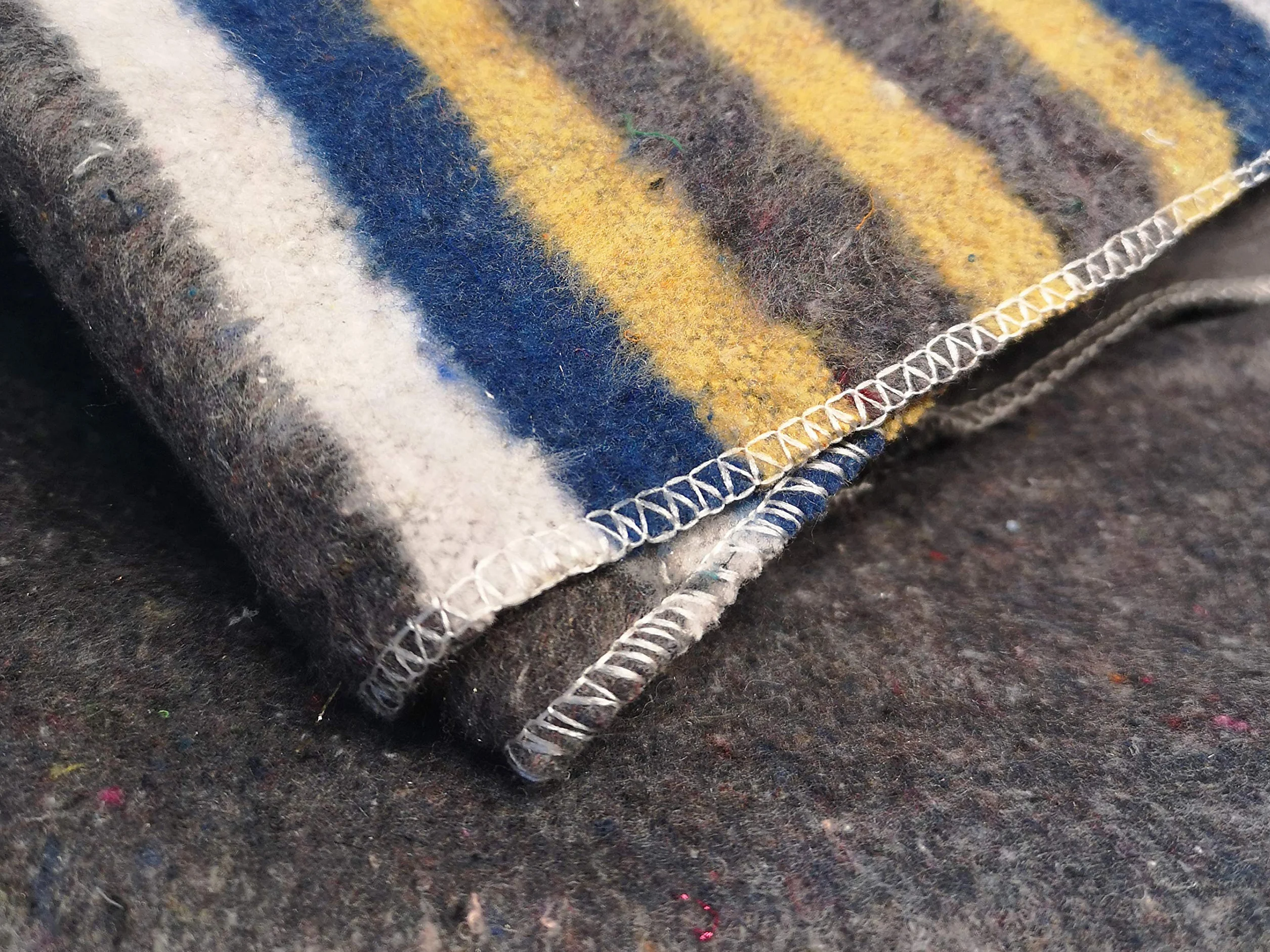 Zestaw koców do przeprowadzki 10 sztuk 150x200 cm czerwone niebieskie paski