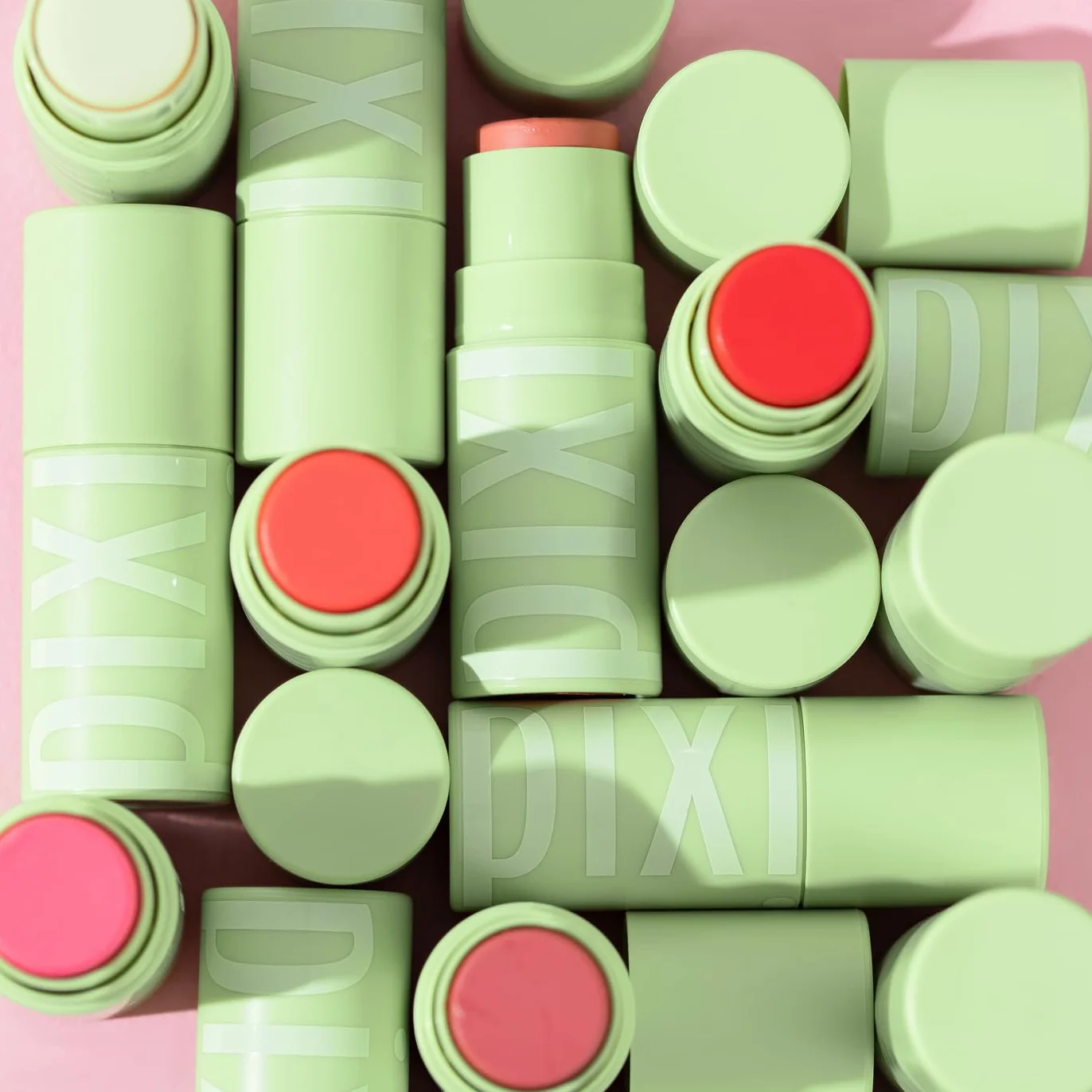 Pixi Beauty +Hydra LipTreat | Kolorujące nawilżające balsamy do ust | W odcieniu Passion | 0,16 uncji / 4,8 g