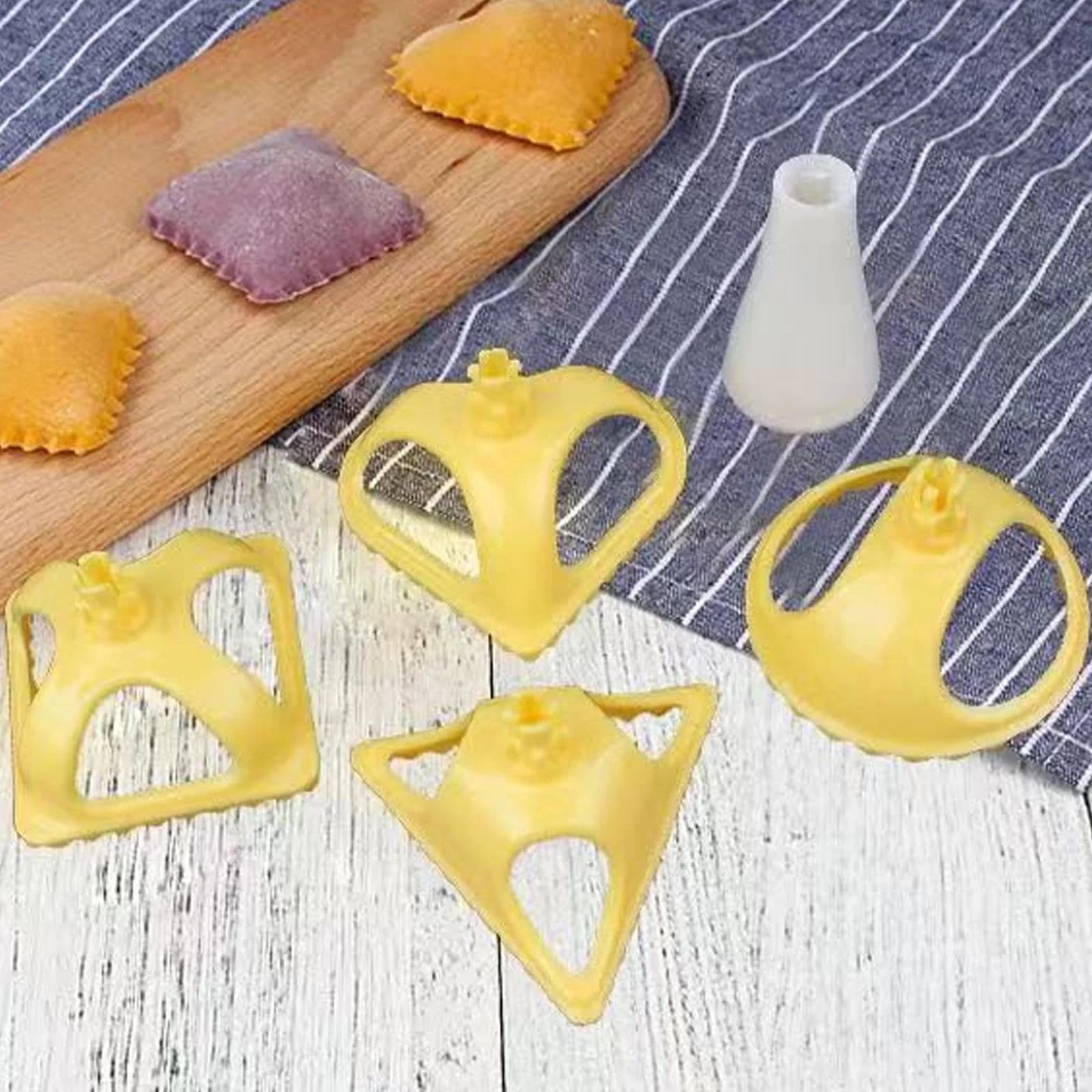 Pasta Making Kit, Wooden Threaded Rolling Pin Board, 8X Dumpling Maker Ravioli Stamp, Making Accessories for Spaghetti, Noodles, Lasagnette, Authentic Homemade Pasta Tools