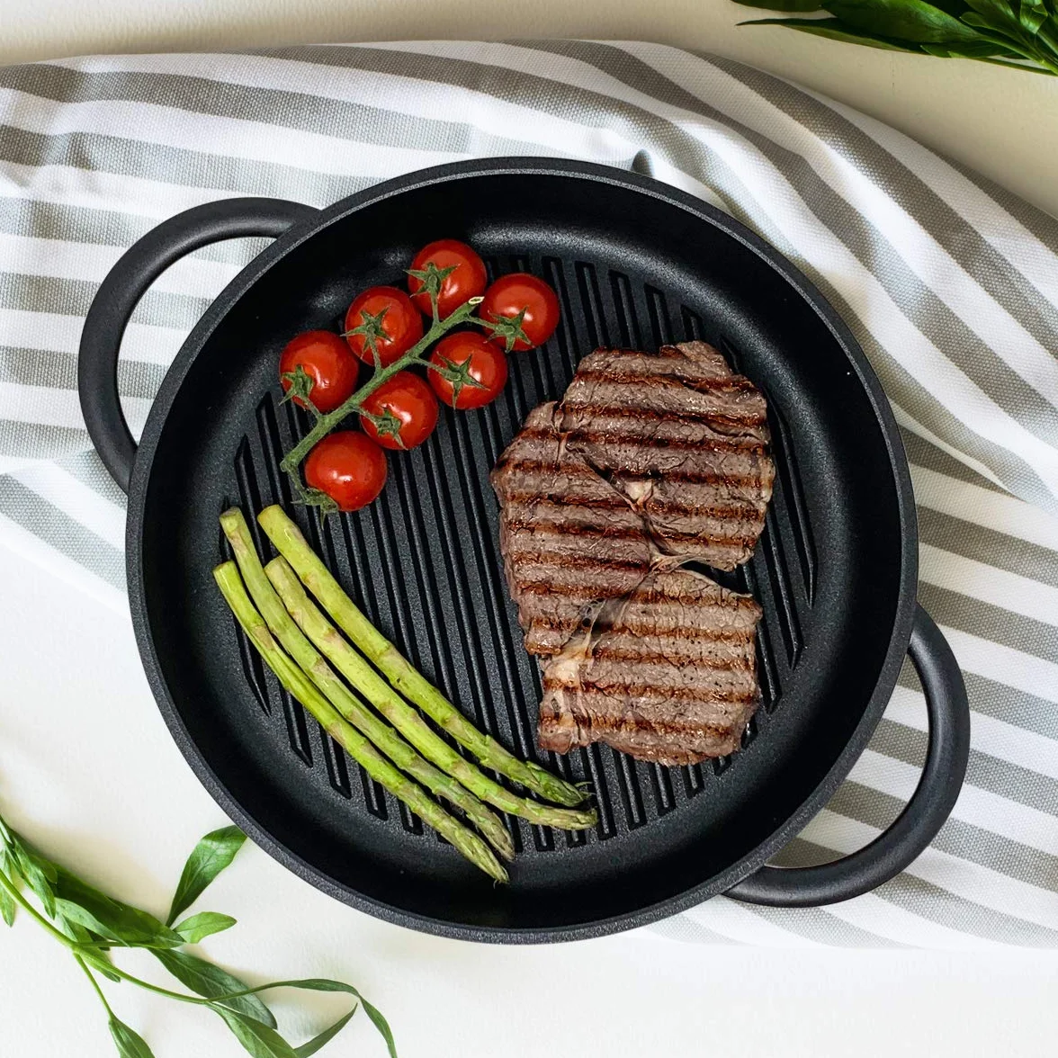Patelnia do grillowania indukcyjnego odlew aluminiowy 27 cm szklana pokrywa bez PFOA