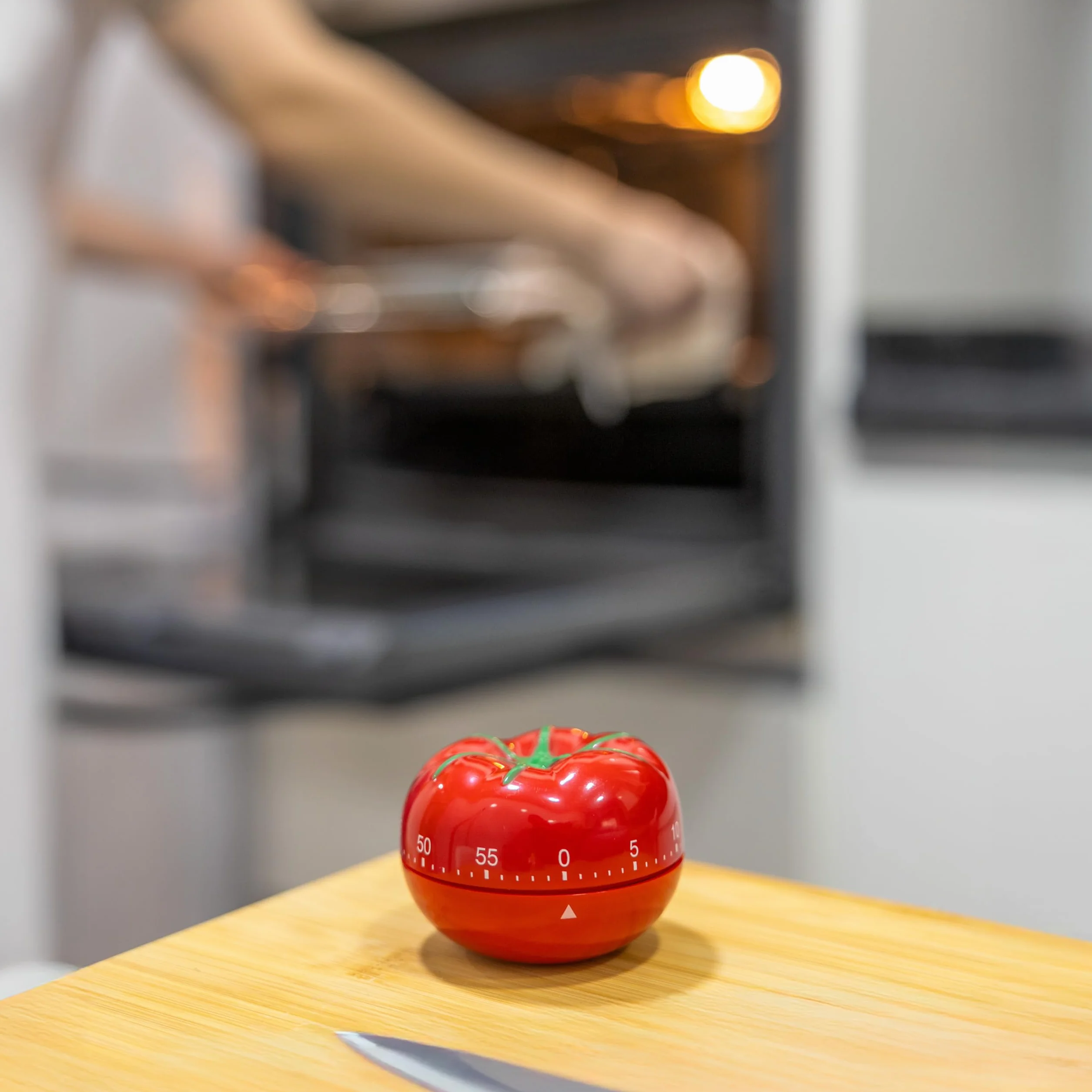 Fisura – Oryginalny minutnik kuchenny w kształcie pomidora. Timer ręczny analogowy 60 minut. Pomoc do gotowania, nauki, zabawy i pracy metodą Pomodoro.