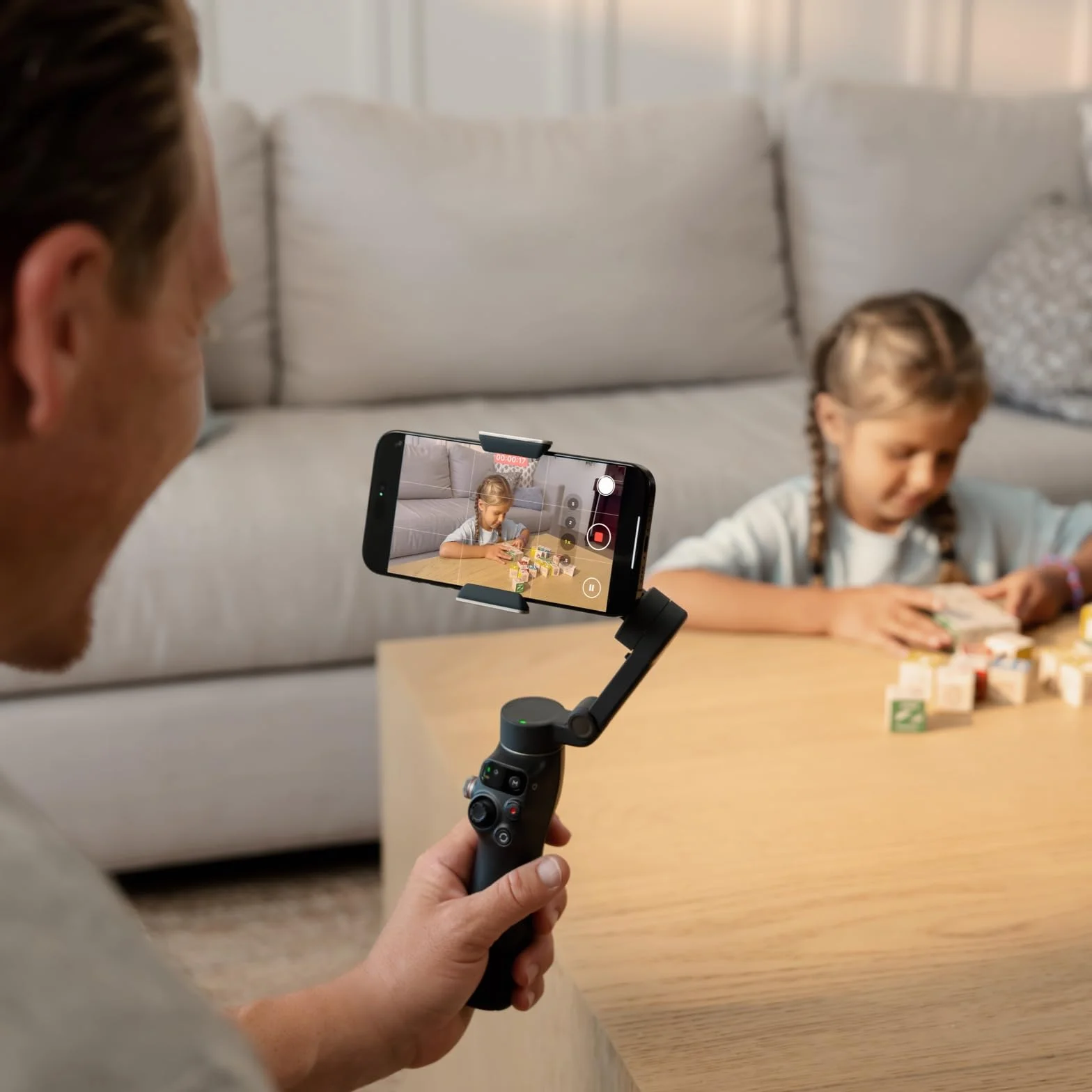 Zestaw DJI Osmo Mobile 8 Standard, stabilizator gimbala do smartfona, obrót panoramiczny 360°, wbudowany wysięgnik i statyw, czas pracy akumulatora 10 godz.
