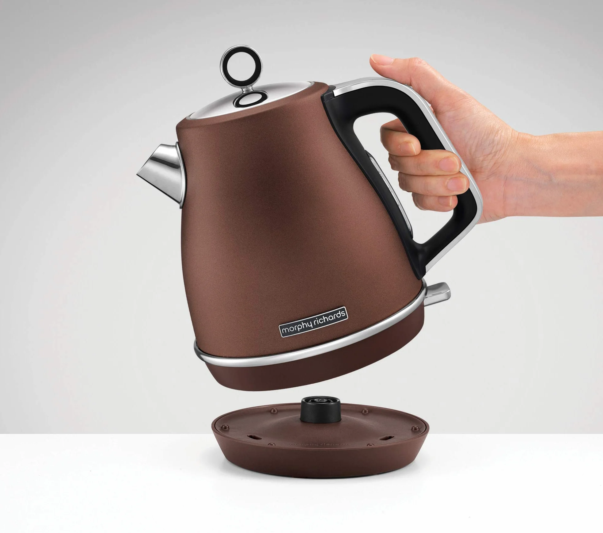 Morphy Richards Czajnik elektryczny Evoke Jug matowy brązowy 104401