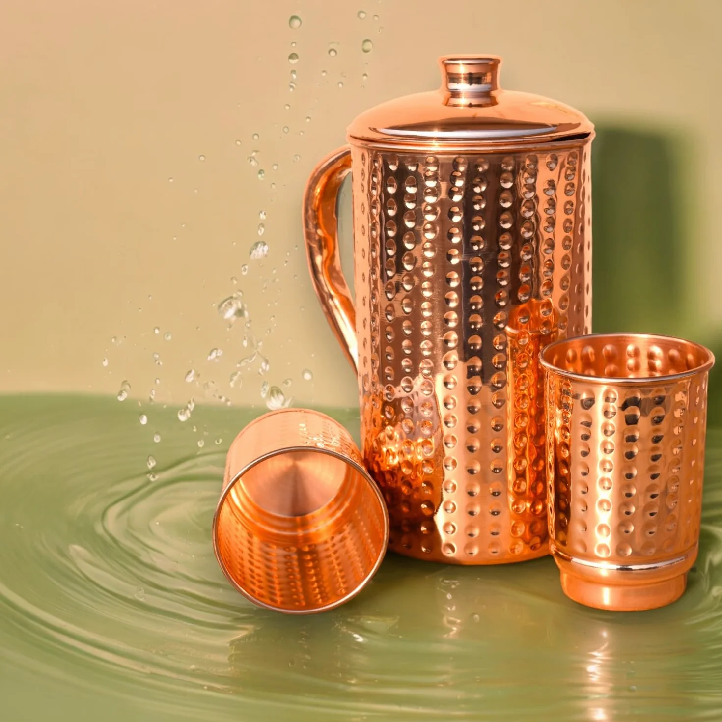 Miedziany dzbanek na wodę 150 ml z 2 kubkami