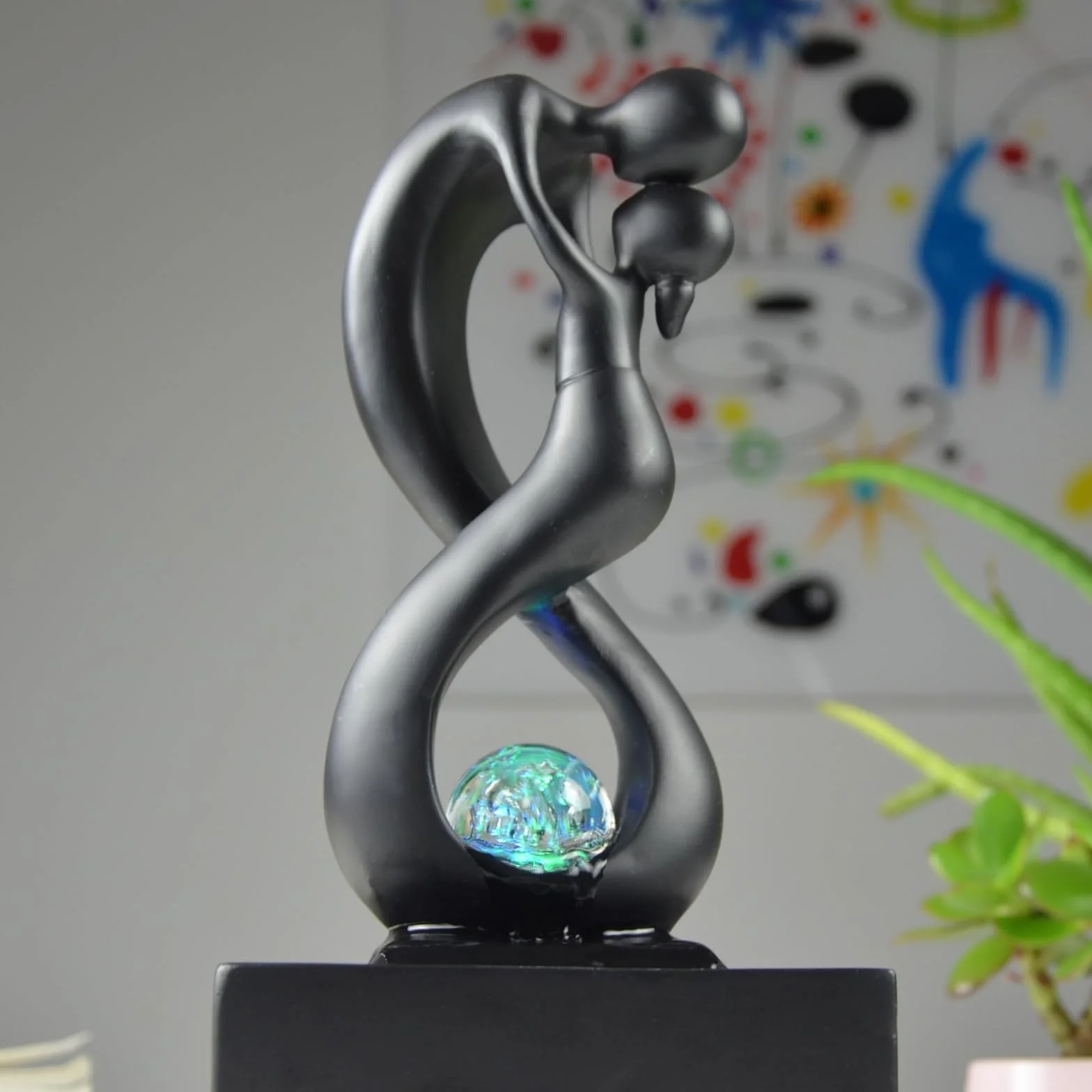 Fontanna pokojowa Amor czarna z kolorowym światłem LED 31 x 14 x 14 cm