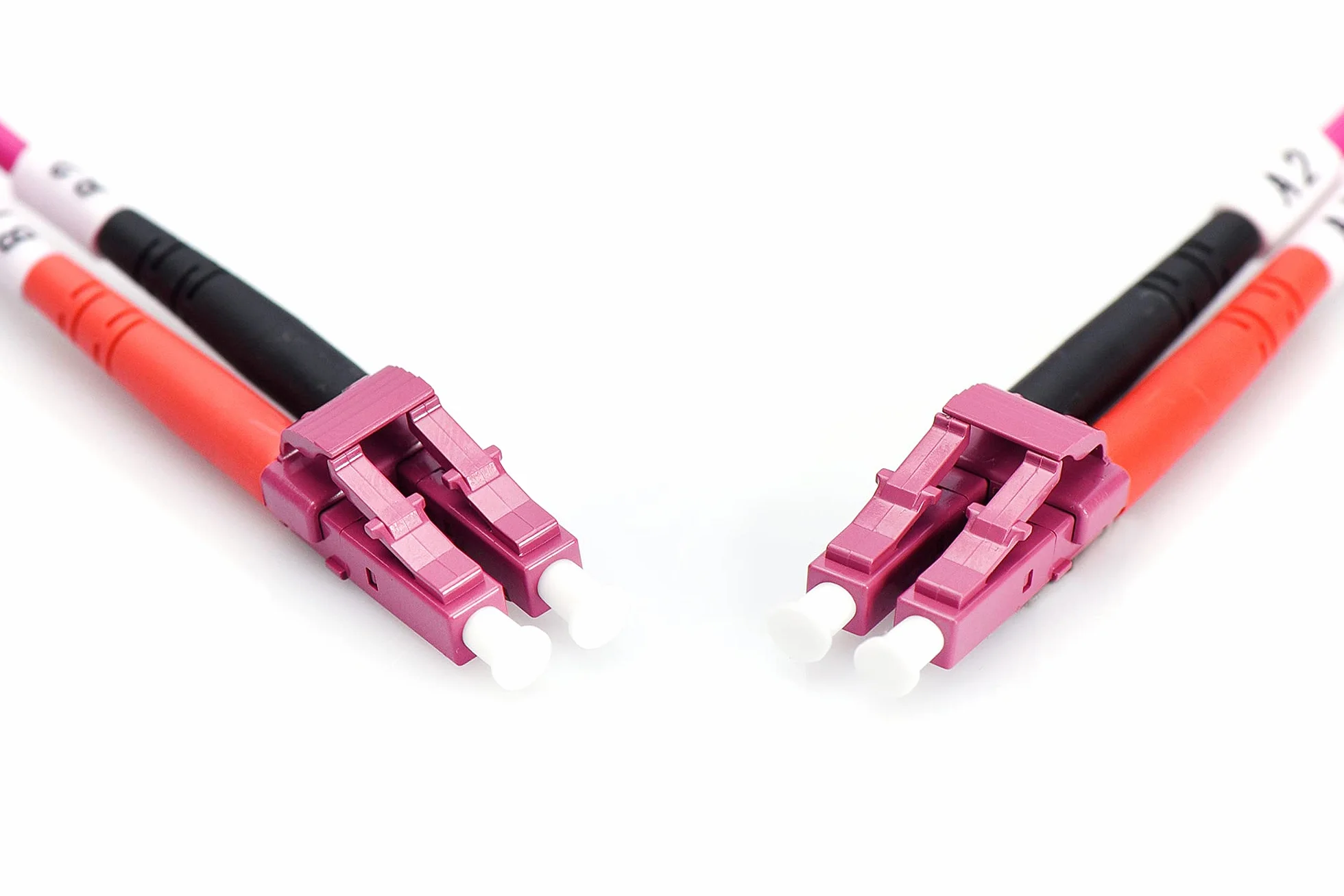 DIGITUS DK-2533-03-4 – Kabel Światłowodowy OM4 – 3 m – LC do LC – Dupleksowy – 1/10/40/100 Gbit/s – MM Wielomodowy Światłowodowy Kabel LAN – Typ Włókna: 50/125 µ – Fioletowy (Violet)