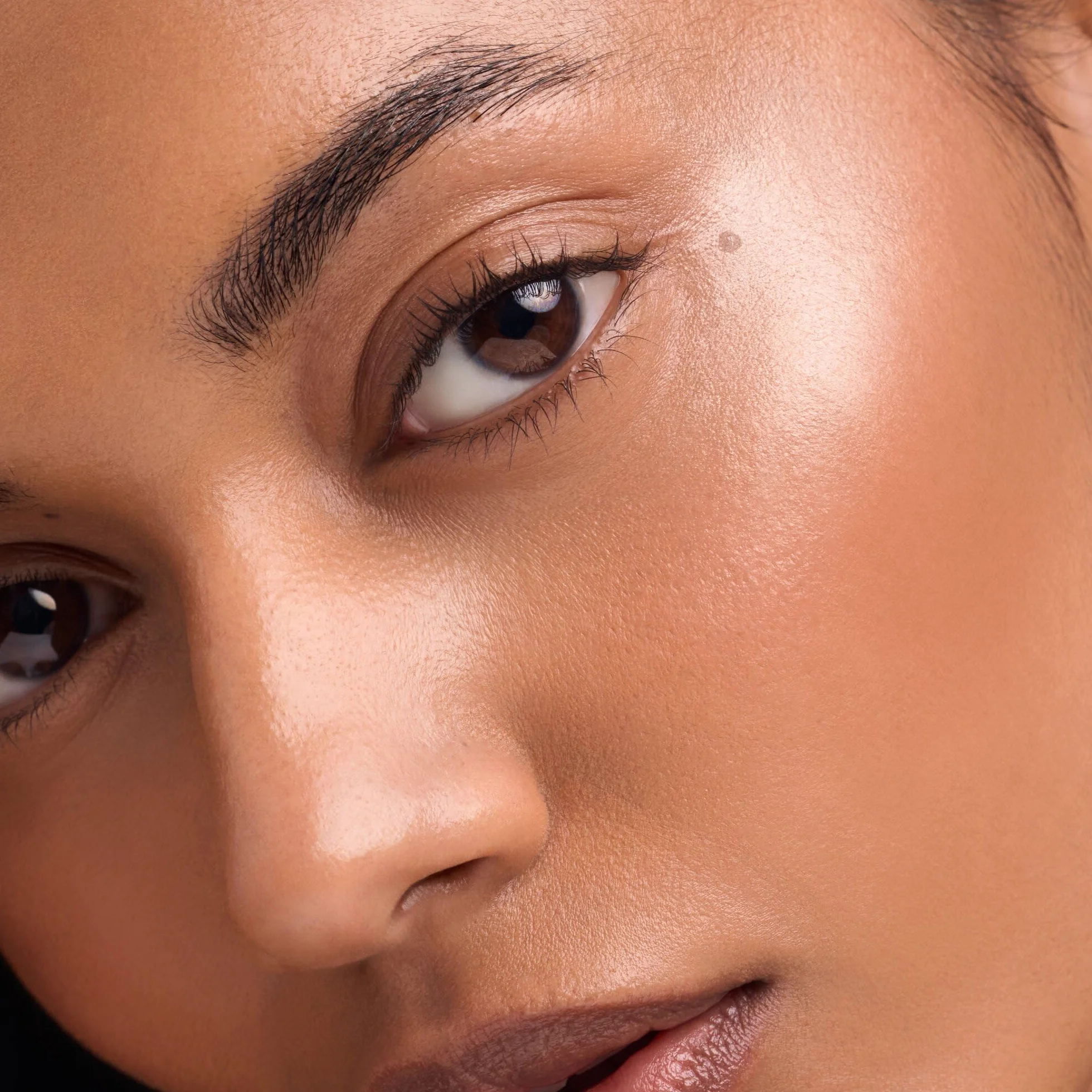 Catrice Rozświetlacz w poduszeczce Cloud Tint 4g