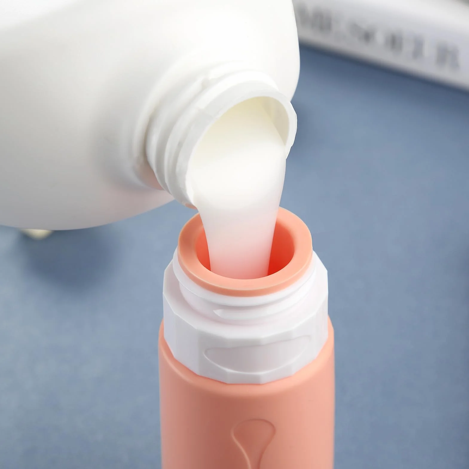 Gemice Silikonowe butelki podróżne 90 ml, 4 sztuki, szczelne pojemniki podróżne, zestaw przyborów toaletowych, zatwierdzone przez FDA, pojemniki na płyny, do szamponu, kremu, odżywki, pielęgnacji