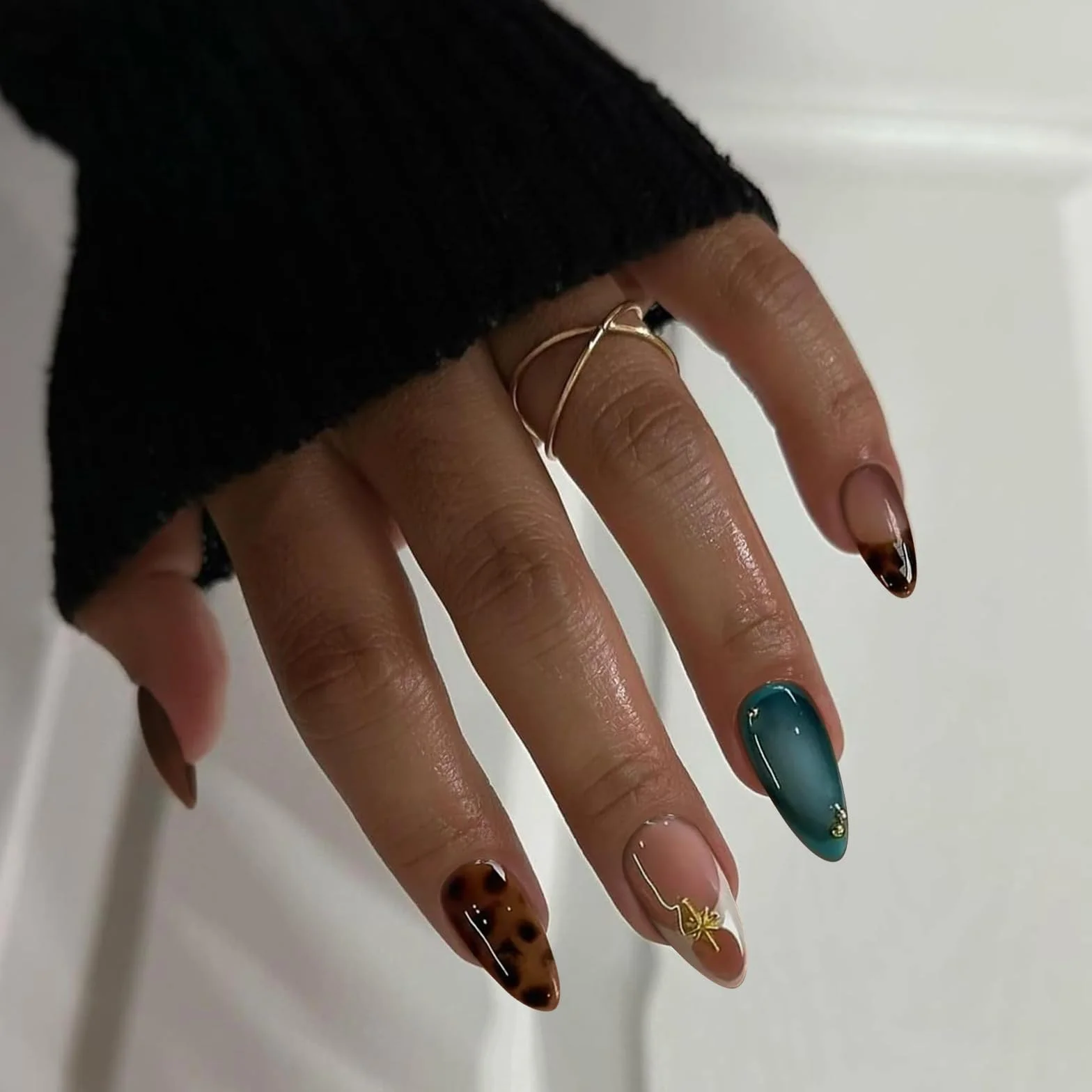 GlamRays Sztuczne Paznokcie 24 szt. Średni Press Leopard Francuskie Tip z Gwiazdami Złote Niebieskie 3D Akrylowe Pełne Pokrycie