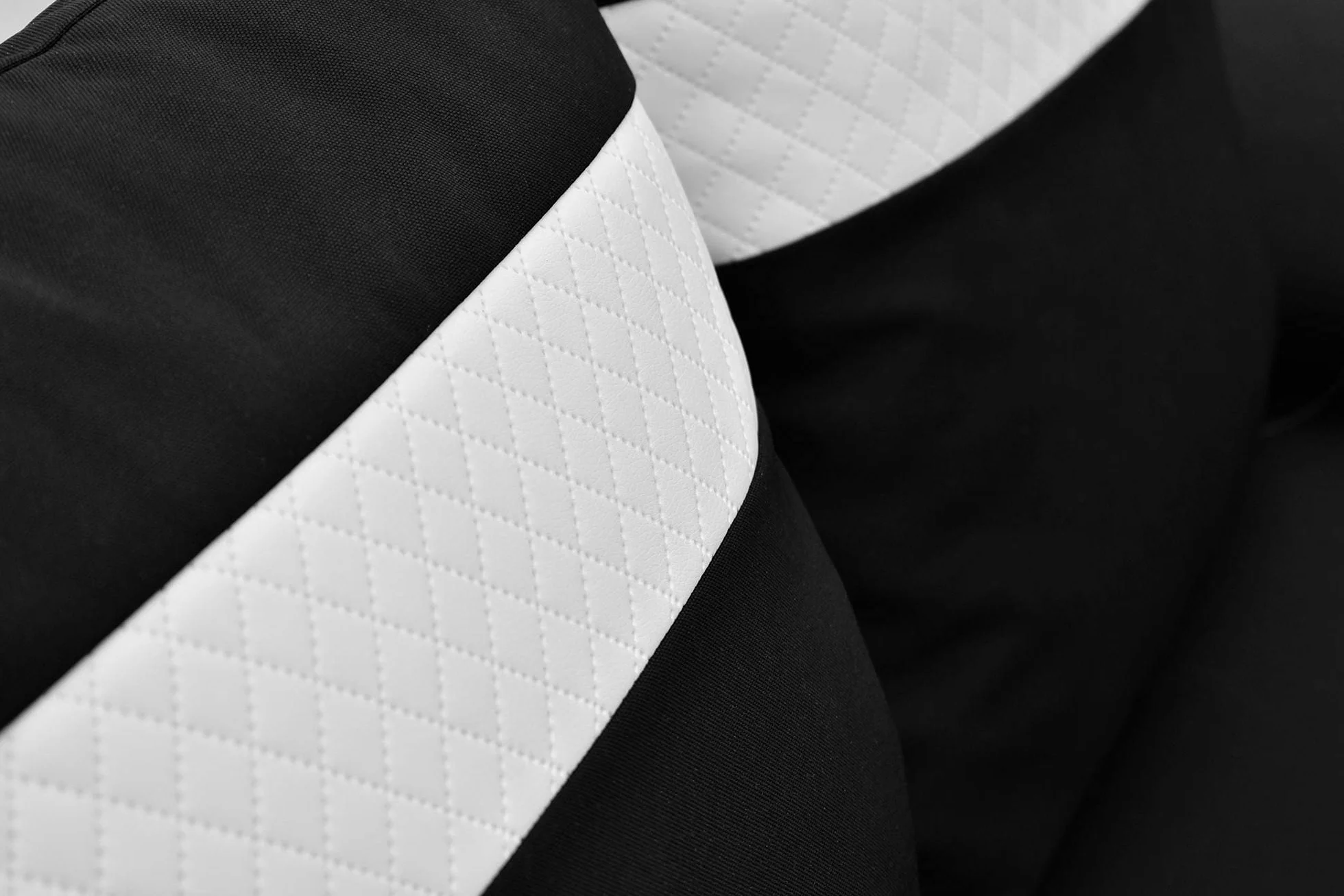KANAPA SOFA ROZKŁADANA Z FUNKCJĄ SPANIA ORLEAN (Czarny)