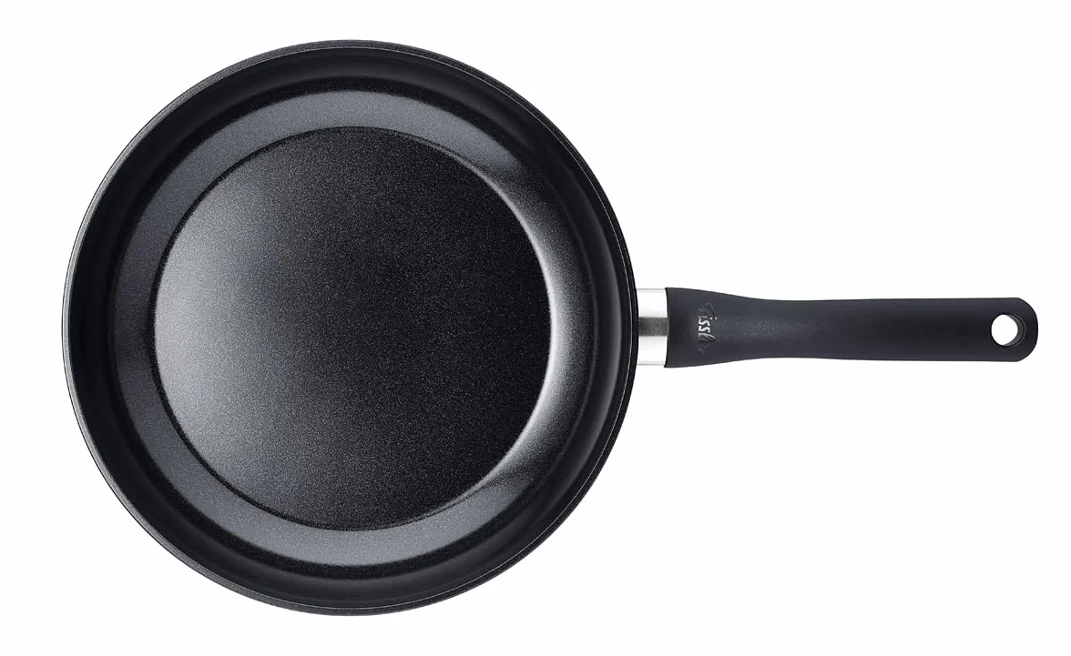 Fissler Essential Black/patelnia aluminiowa (20 cm) powlekana ceramiką, patelnia wyprodukowana bez PFAS/PTFE, indukcja – Made in Germany
