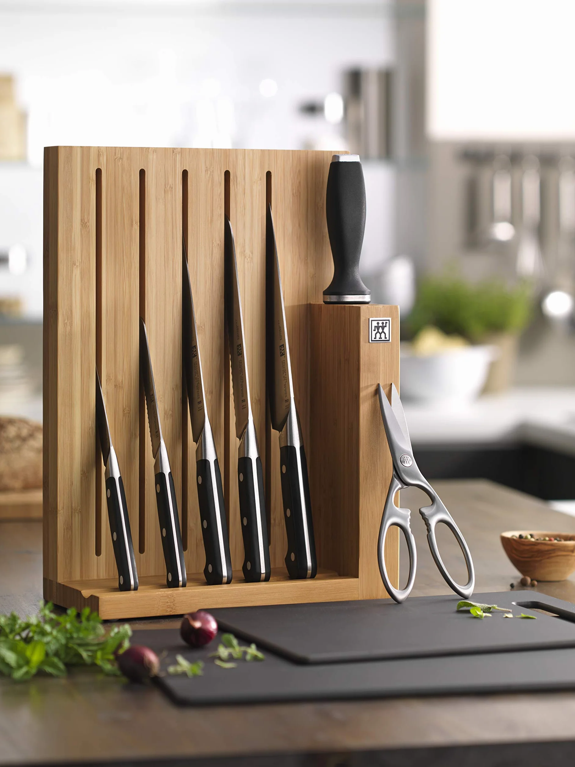 Zwilling PRO Nóż do filetowania stal srebrny czarny 18 cm