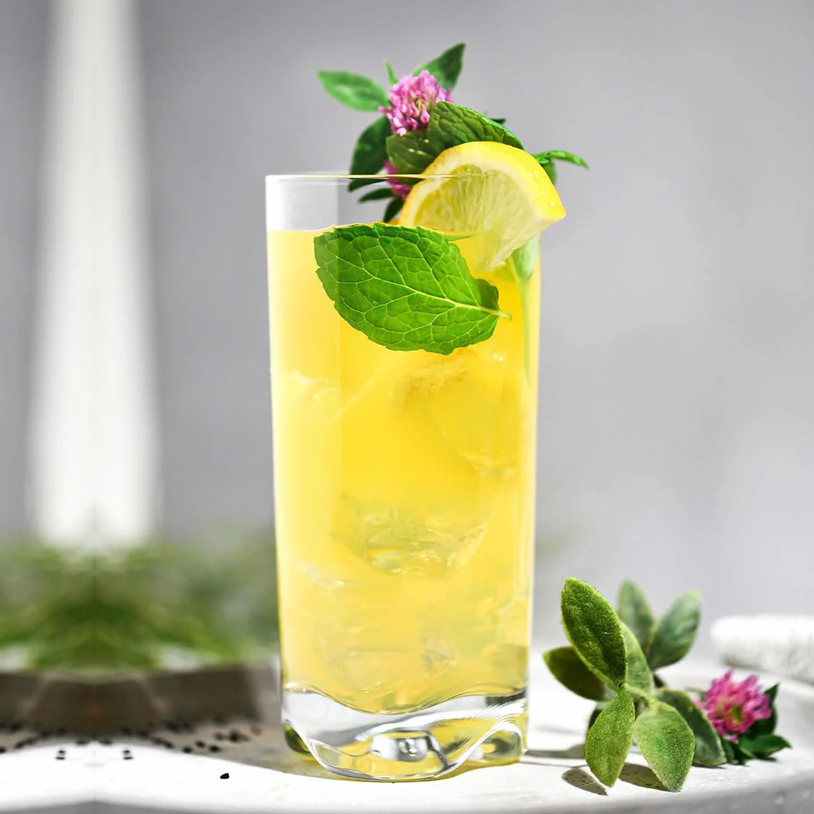 KROSNO Szklanki do napojów | Zestaw 6 x 350 ml | Kolekcja Mixology | Efektowne, trójdzielne dno | Prosta forma | Bezołowiowe szkło kryształowe| do koktajli, soków i wody | Można myć w zmywarce