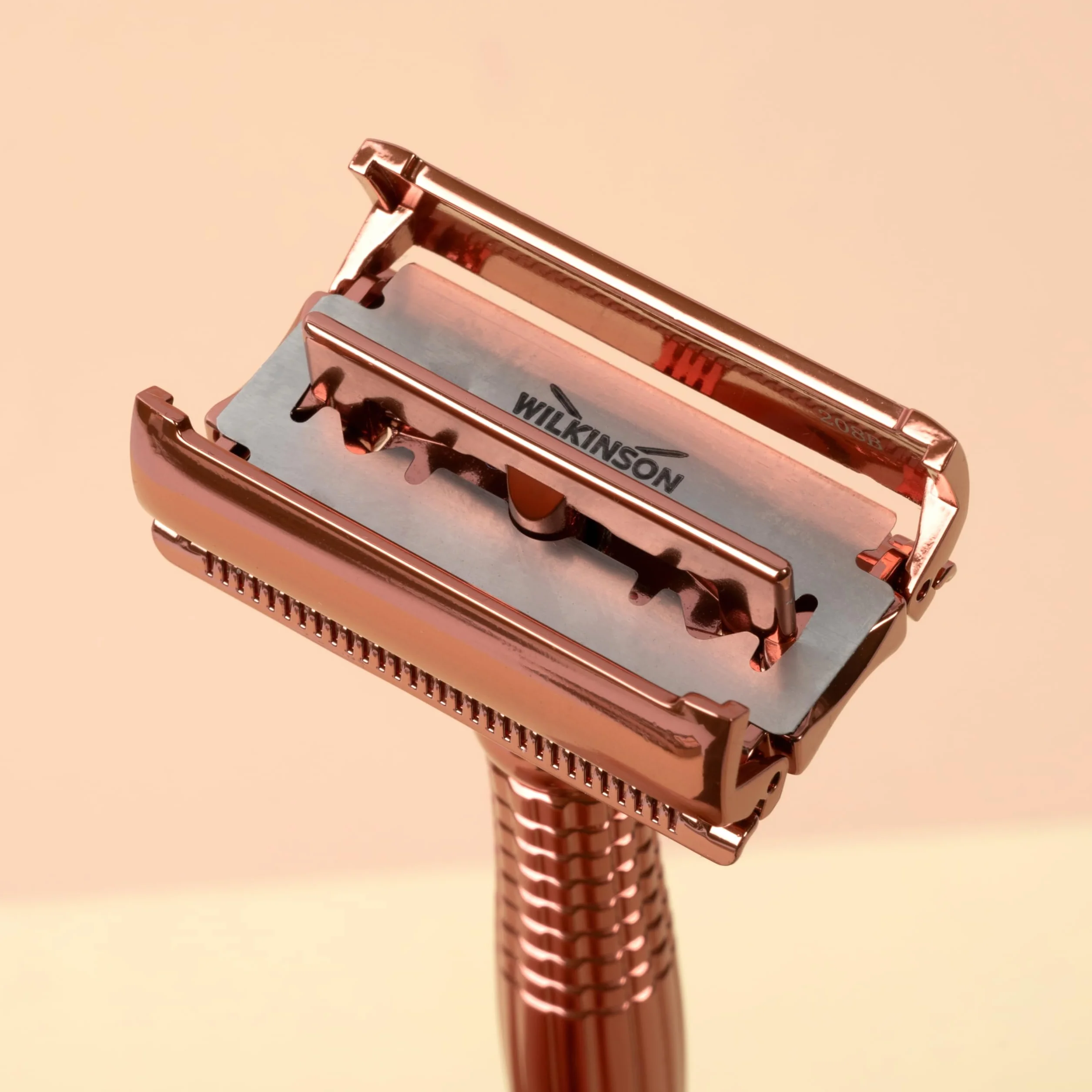 Wilkinson Sword - Razor Intuition Rose Gold - Kobiece usuwanie włosów - Opakowanie z 1 maszynką do golenia i 10 głowicami