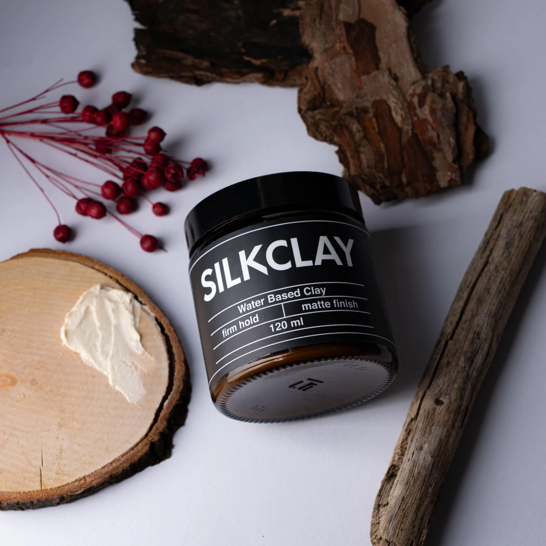 SILKCLAY Water Based Clay glinka modelująca do włosów 120 ml na bazie wody matowe wykończenie mocne trzymanie pielęgnująca formuła z kaolinem woskiem pszczelim masłem shea do naturalnych fryzur