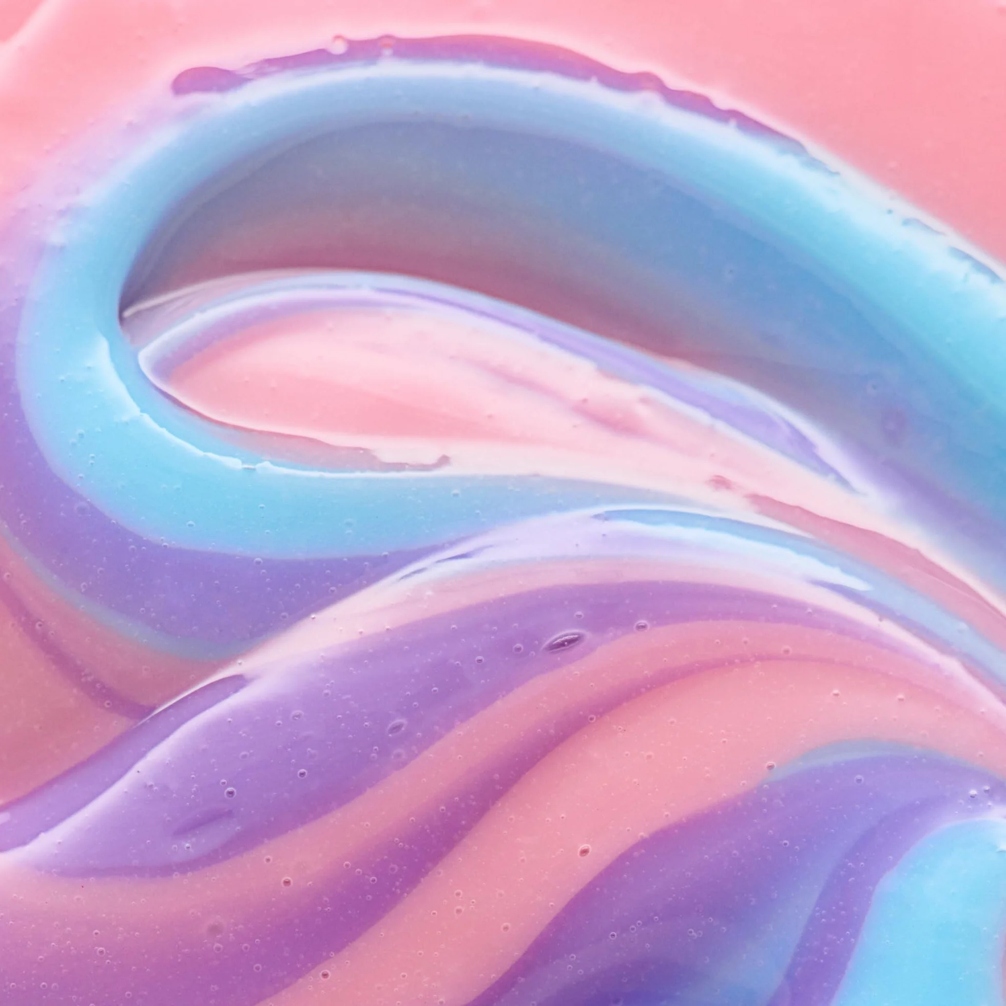 essence Odżywcza maseczka do ust LIP swirl, wygładzanie, opieka, zroszony, przeświecający (8g)