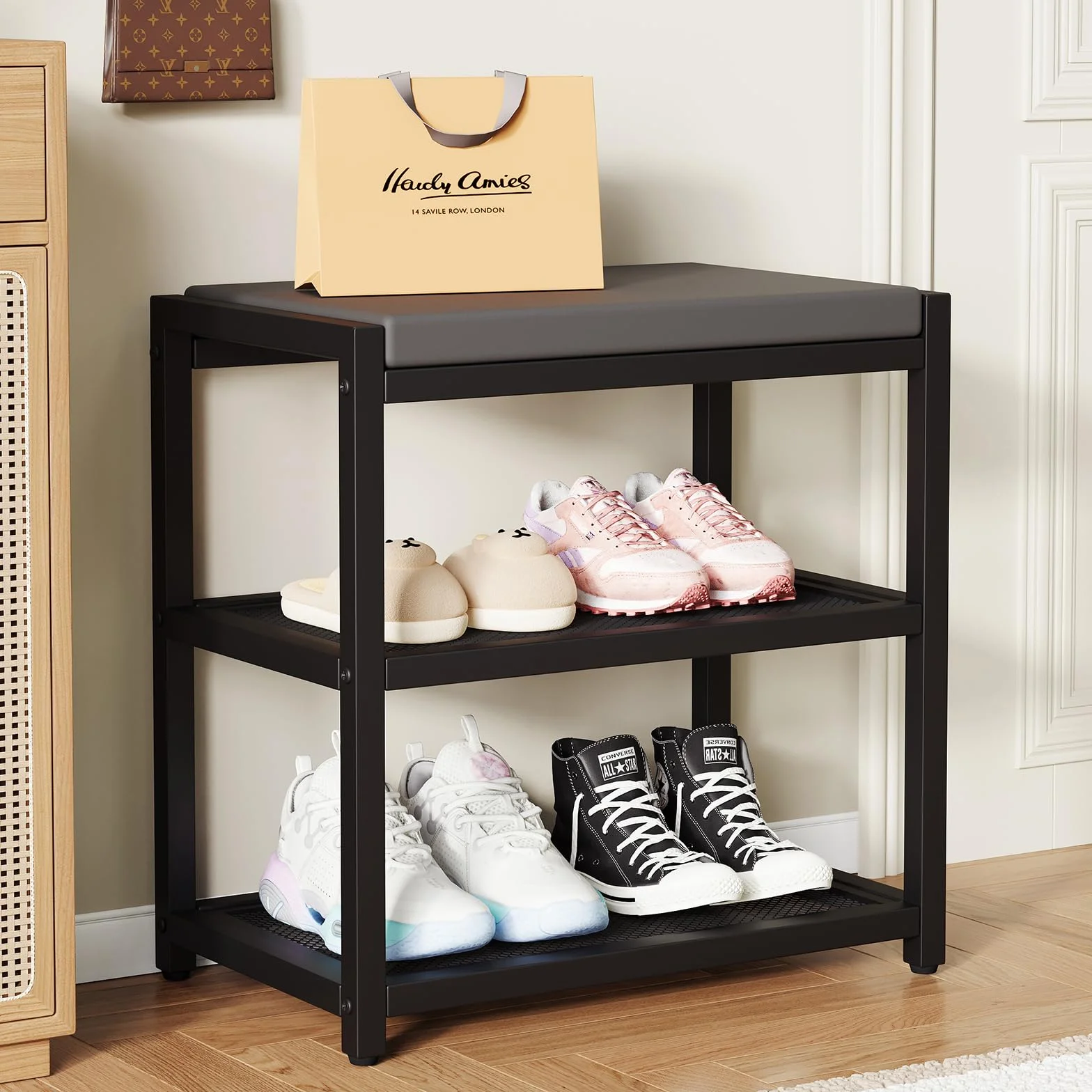 ZHOOGE Szafka na buty z siedziskiem, ławka do siedzenia, regał na buty z 2 półkami z kratkami, do przedpokoju, salonu, metalowy stelaż, obciążenie do 150 kg, 47 x 30 x 43 cm, czarna